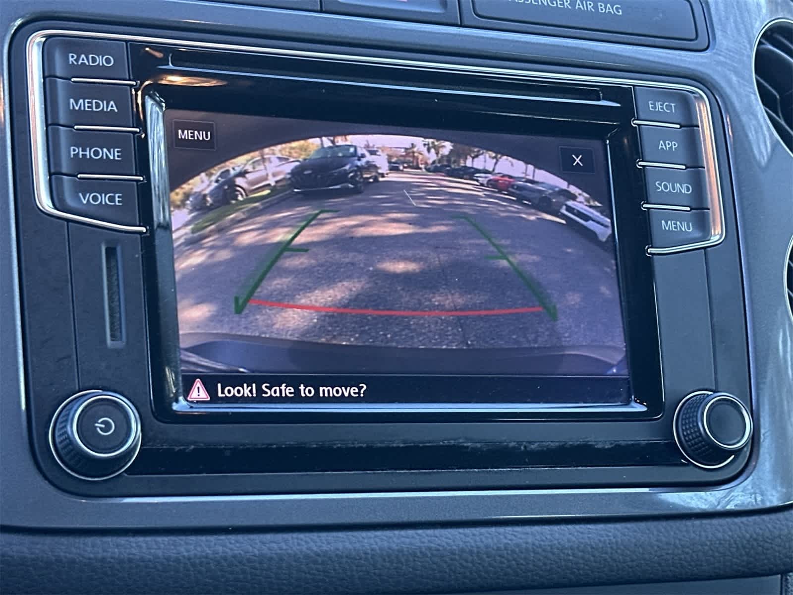 Thumbnail: 2018 Volkswagen Tiguan - 20