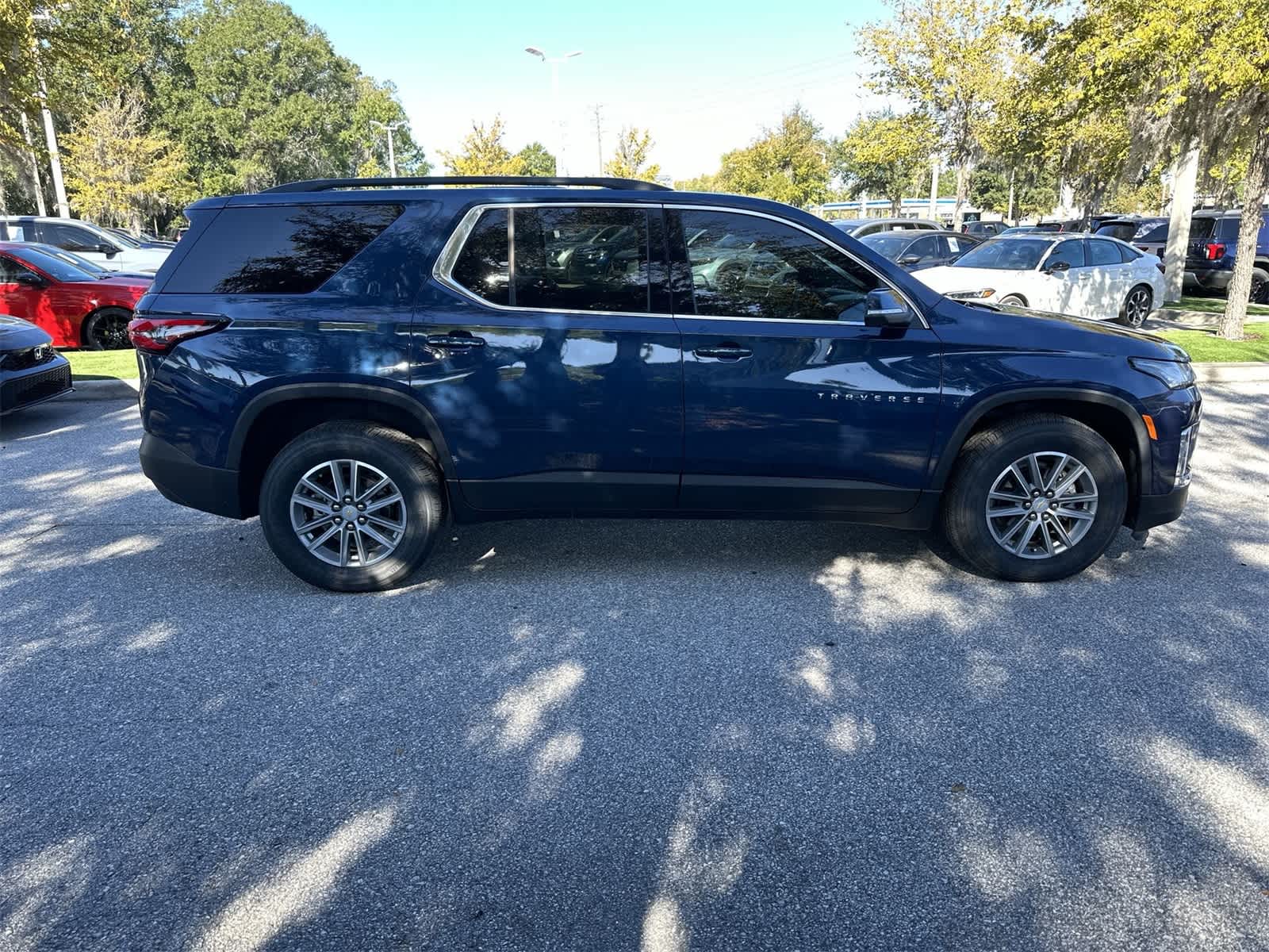 Thumbnail: 2022 Chevrolet Traverse - 7