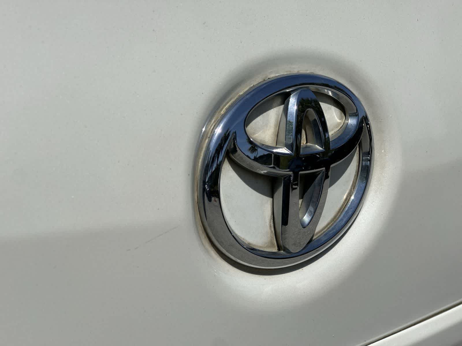 Thumbnail: 2015 Toyota Sienna - 10