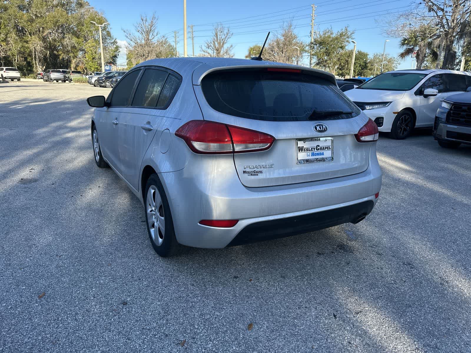 Thumbnail: 2016 Kia Forte - 4