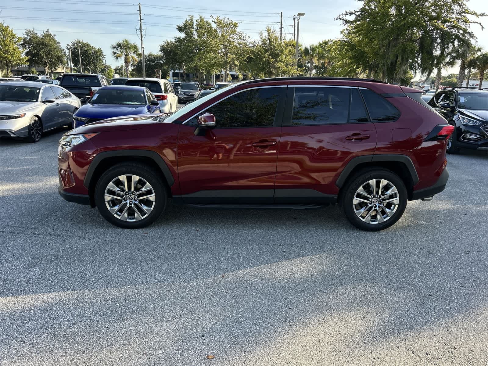 Thumbnail: 2020 Toyota RAV4 - 3