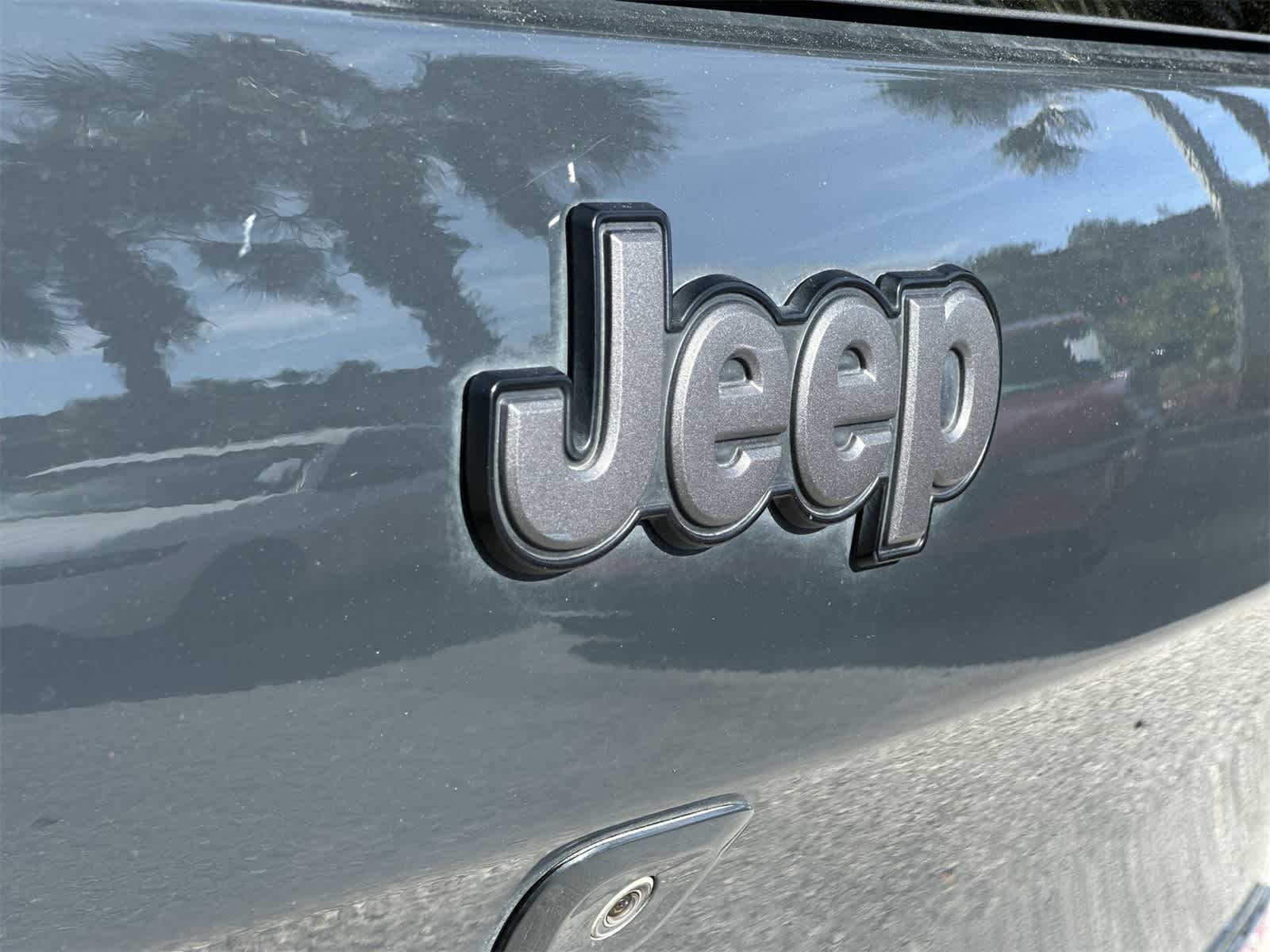 Thumbnail: 2016 Jeep Cherokee - 10