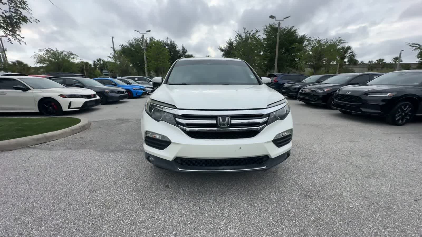 Thumbnail: 2017 Honda Pilot - 3