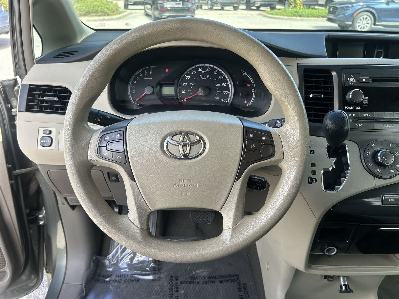 Thumbnail: 2011 Toyota Sienna - 18