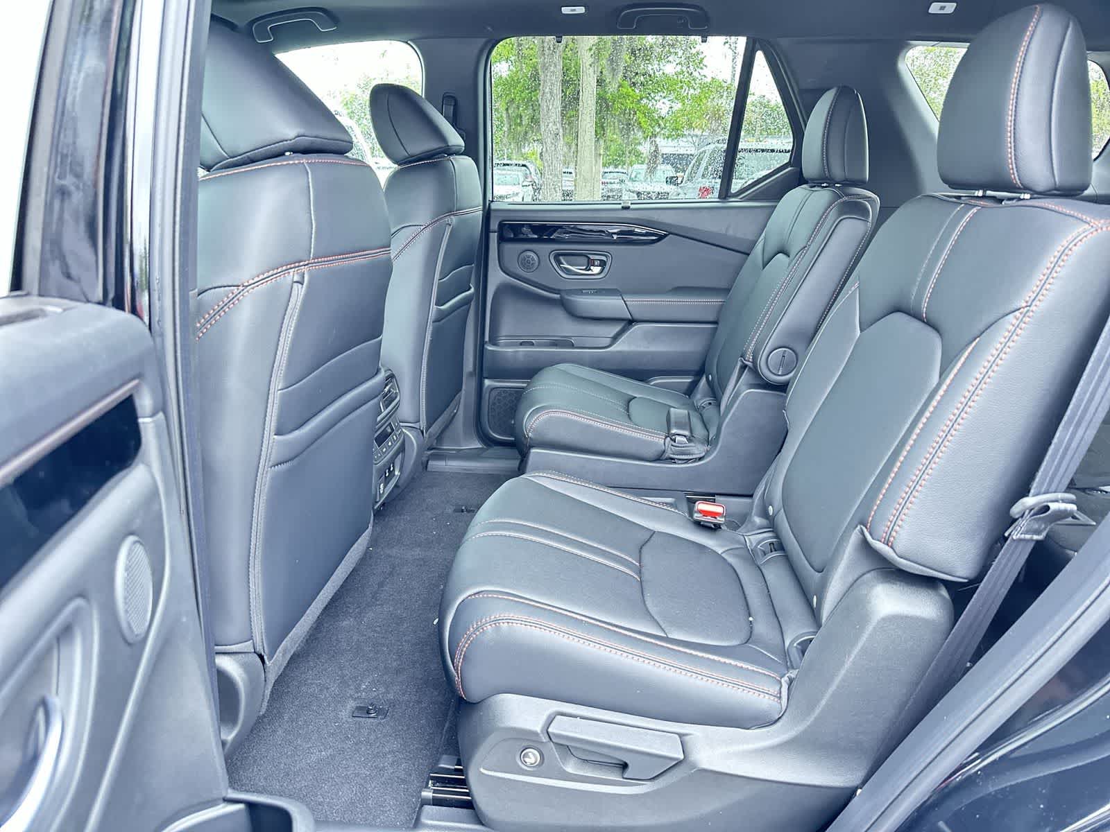 Thumbnail: 2026 Honda Pilot - 15