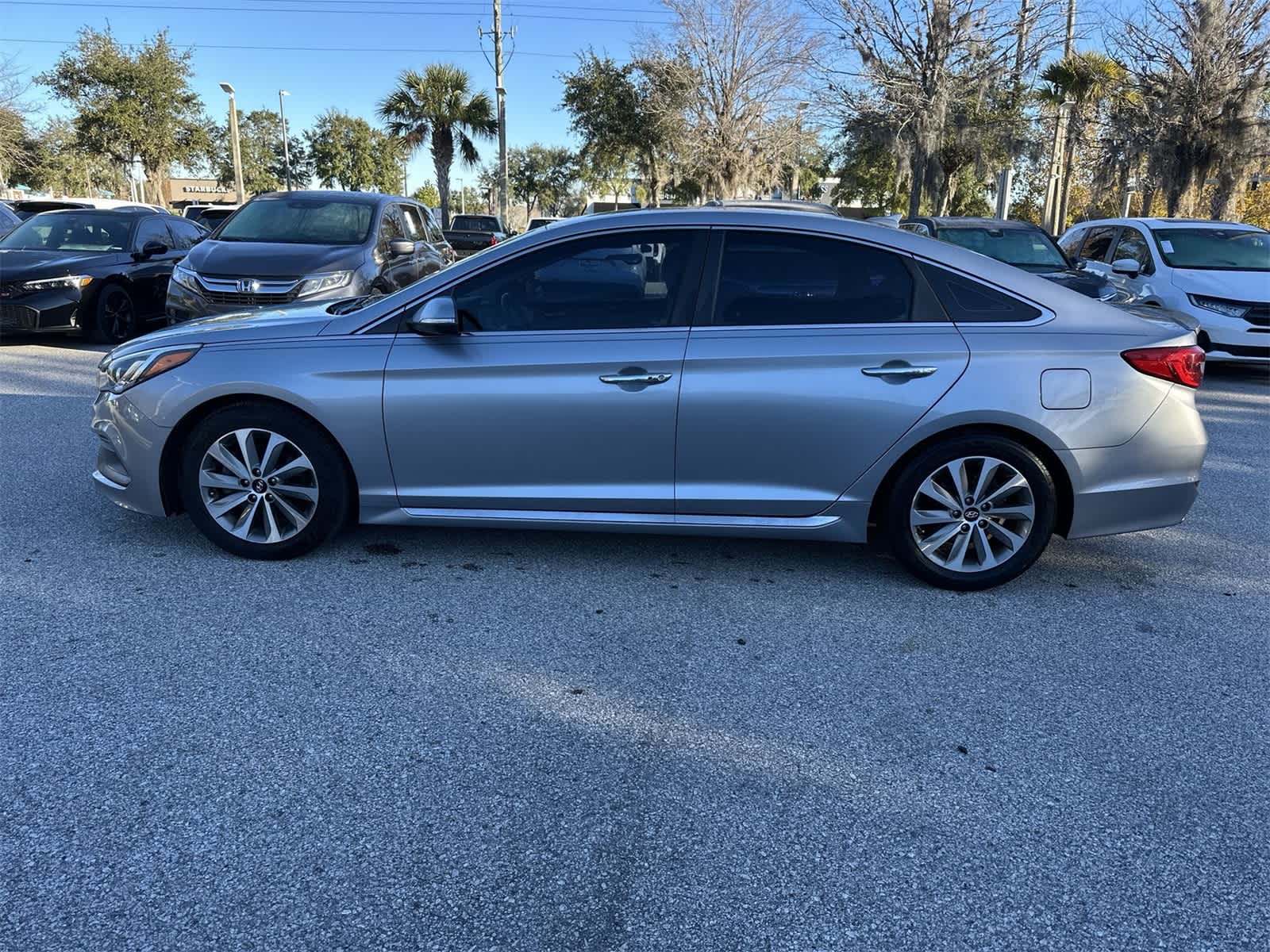 Thumbnail: 2015 Hyundai Sonata - 3