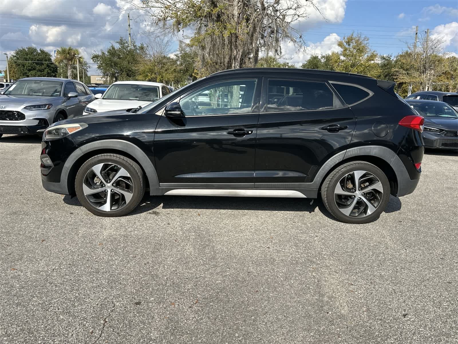 Thumbnail: 2017 Hyundai Tucson - 3