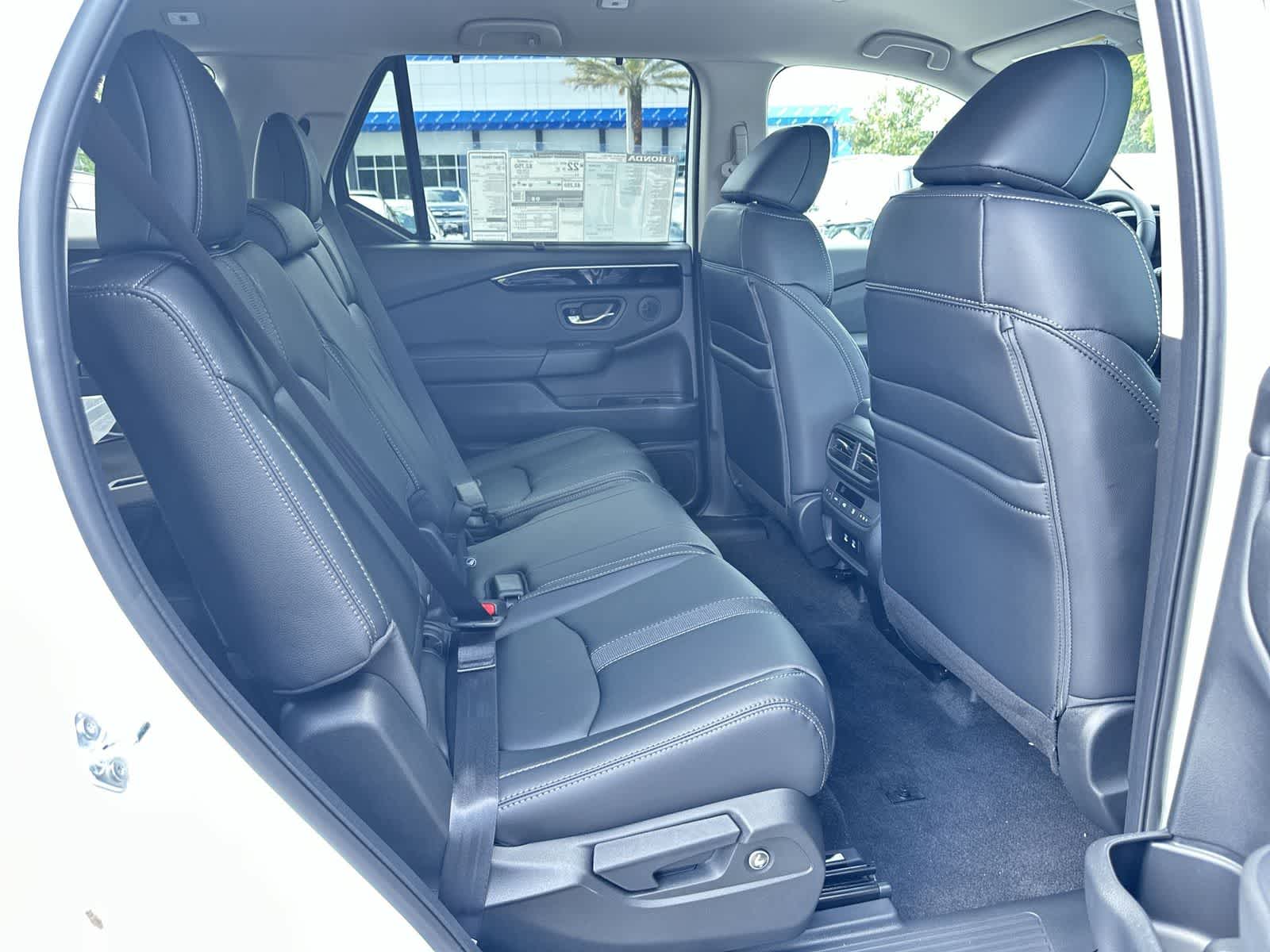 Thumbnail: 2026 Honda Pilot - 16