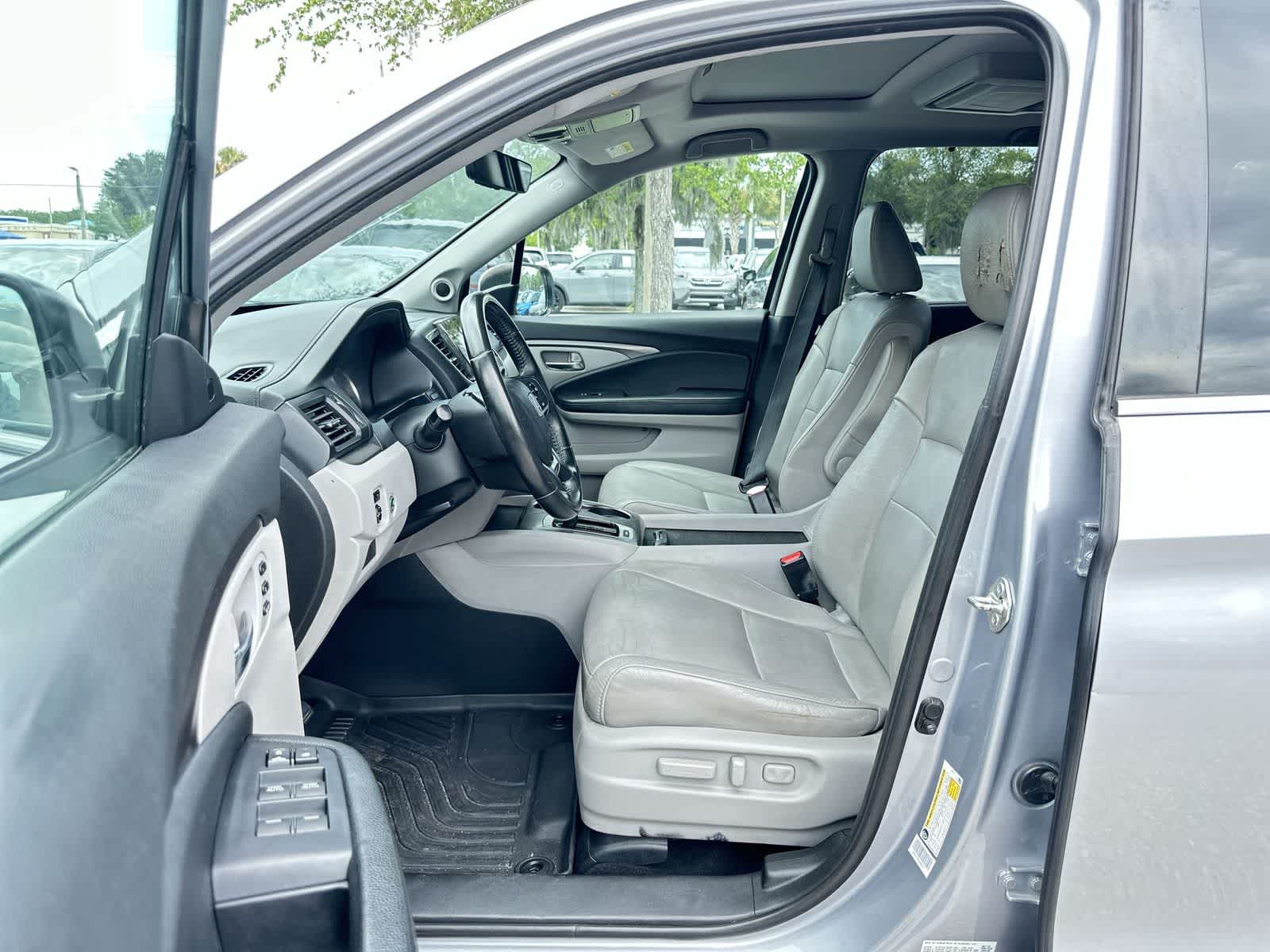 Thumbnail: 2019 Honda Pilot - 10