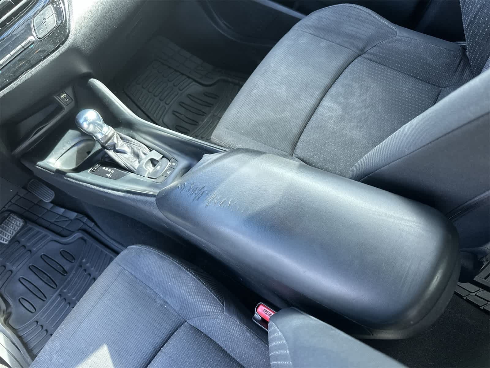 Thumbnail: 2018 Toyota C-HR - 21