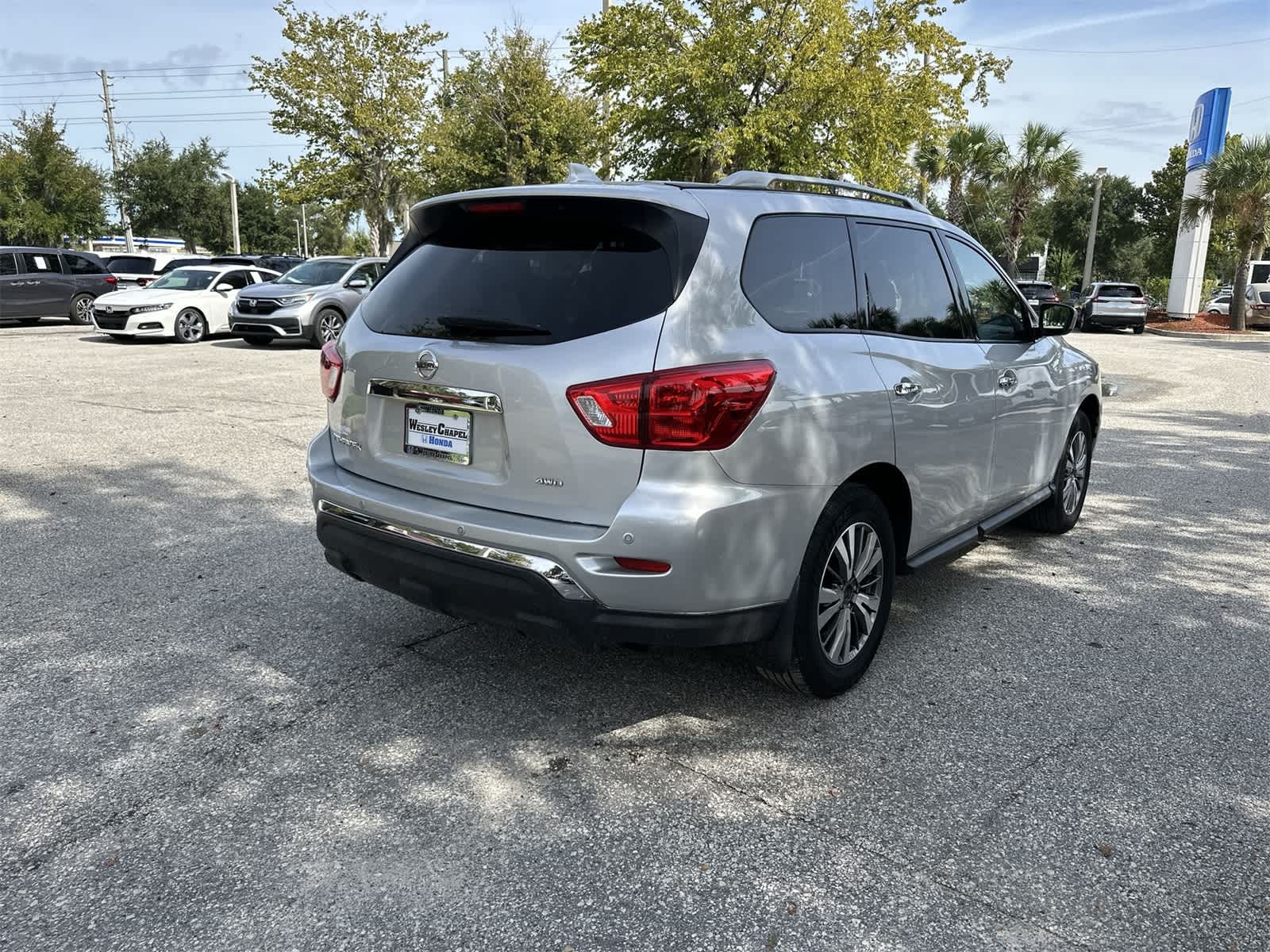 Thumbnail: 2019 Nissan Pathfinder - 6