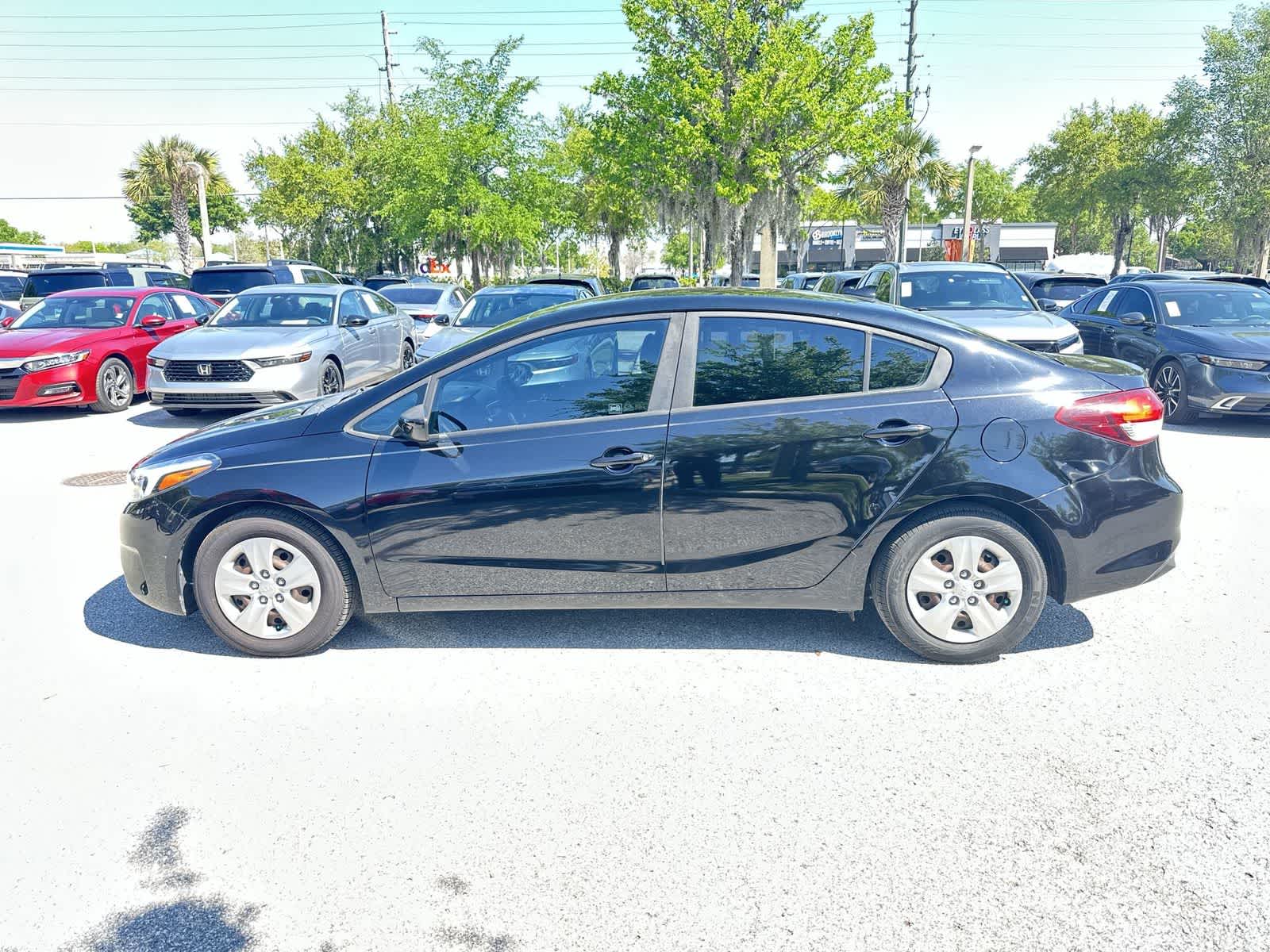 Thumbnail: 2017 Kia Forte - 3