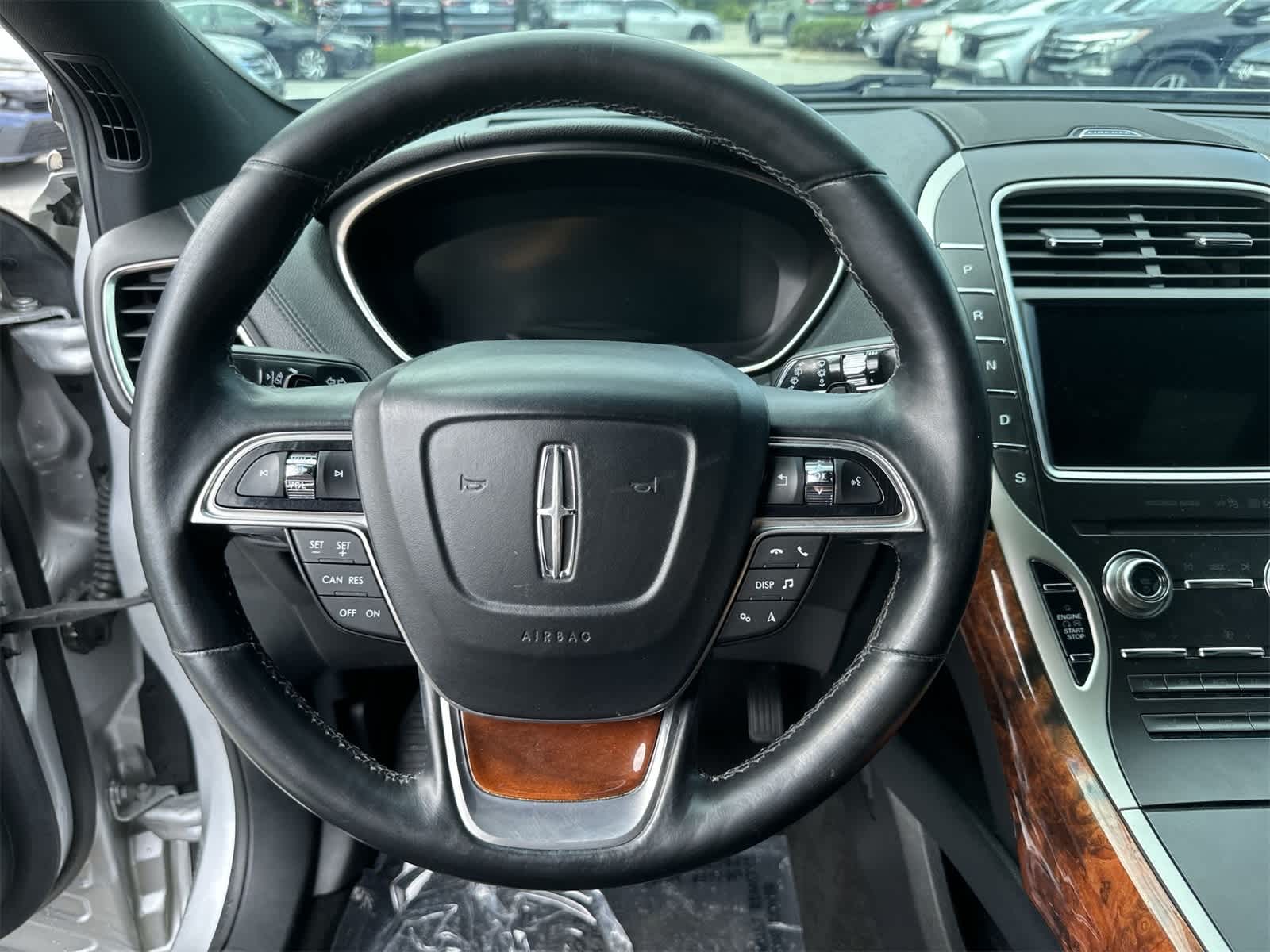 Thumbnail: 2019 Lincoln Nautilus - 17