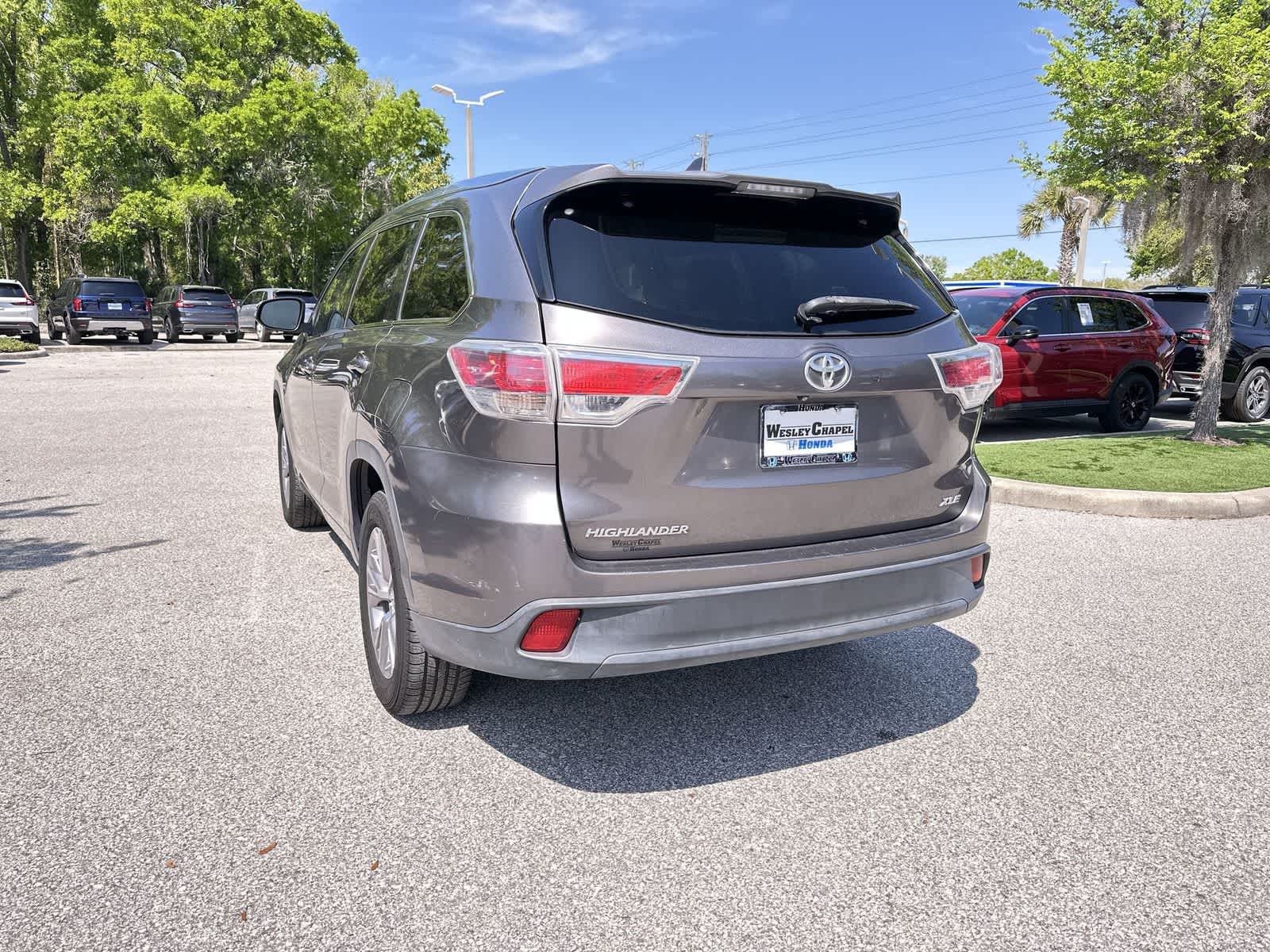 Thumbnail: 2015 Toyota Highlander - 4