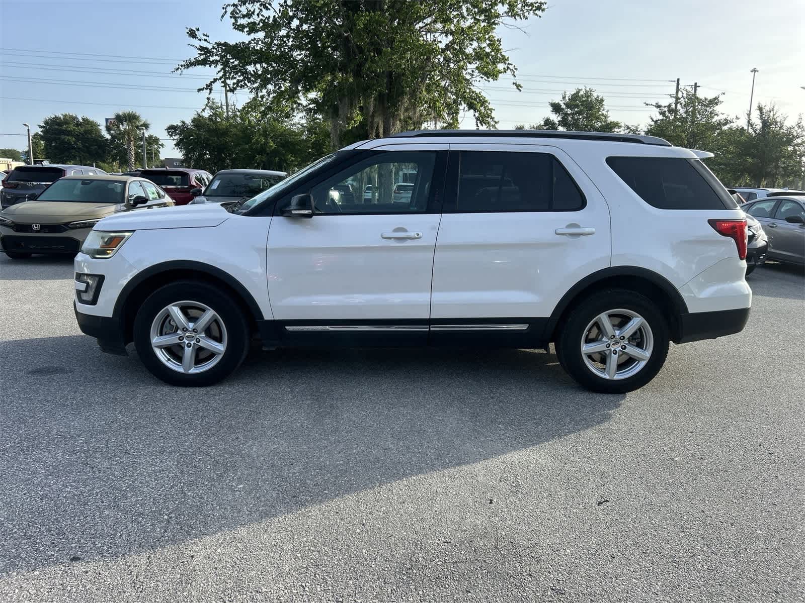 2017 Ford Explorer XLT 3
