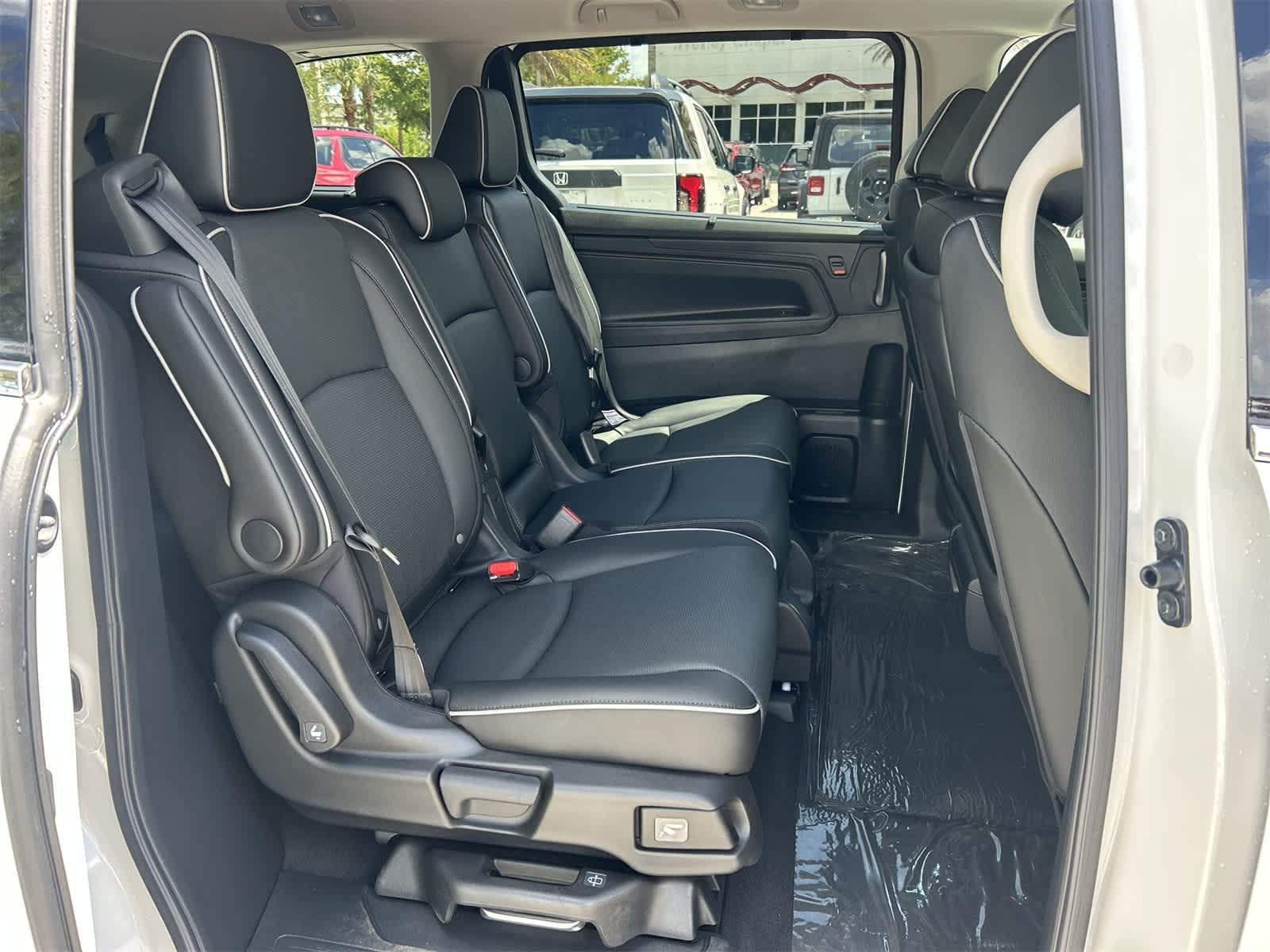 Thumbnail: 2026 Honda Odyssey - 16