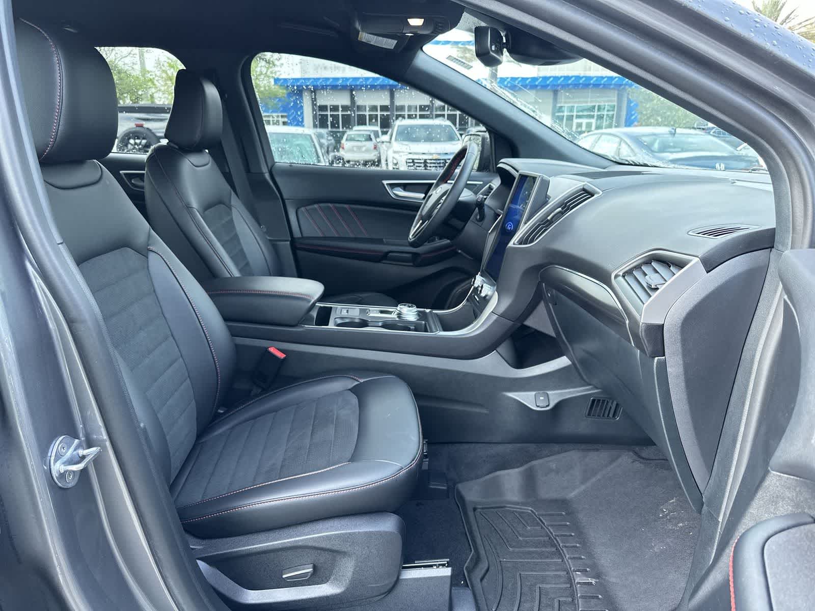 Thumbnail: 2024 Ford Edge - 17