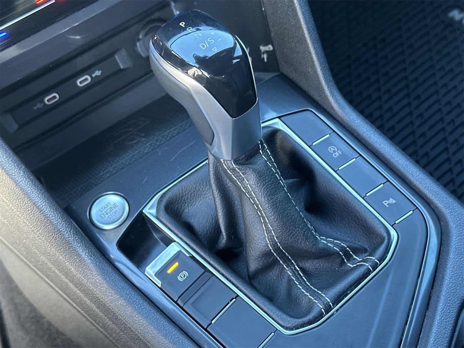 Thumbnail: 2022 Volkswagen Tiguan - 21