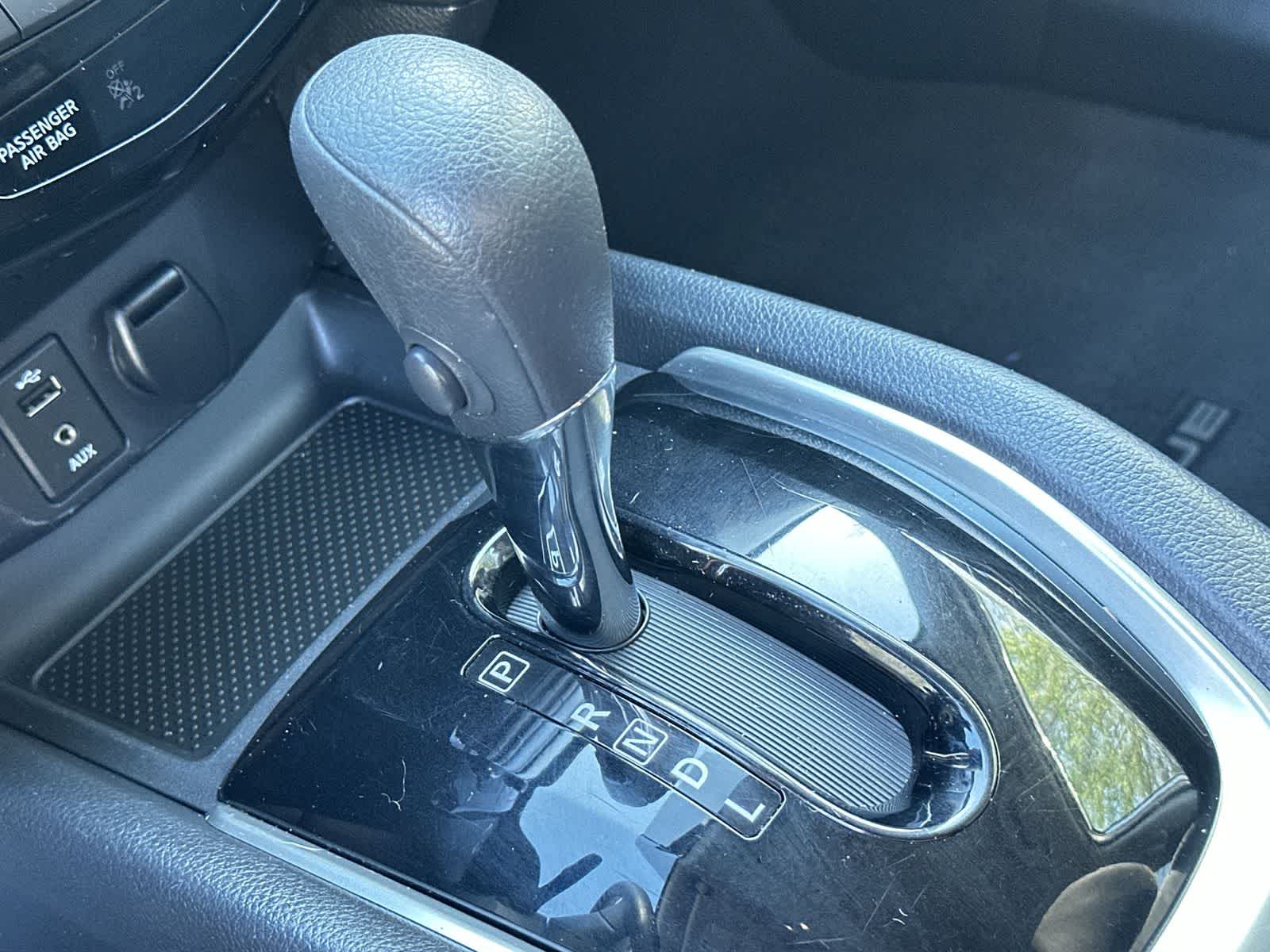 Thumbnail: 2015 Nissan Rogue - 21