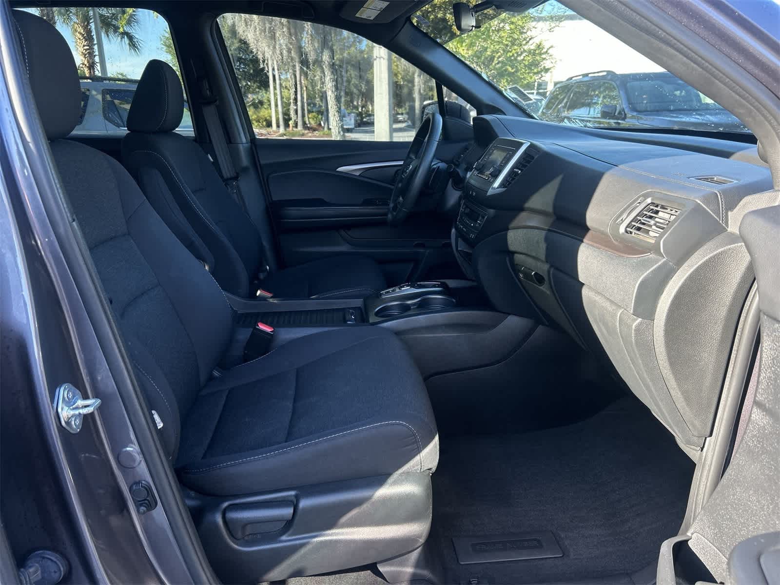 Thumbnail: 2020 Honda Passport - 17
