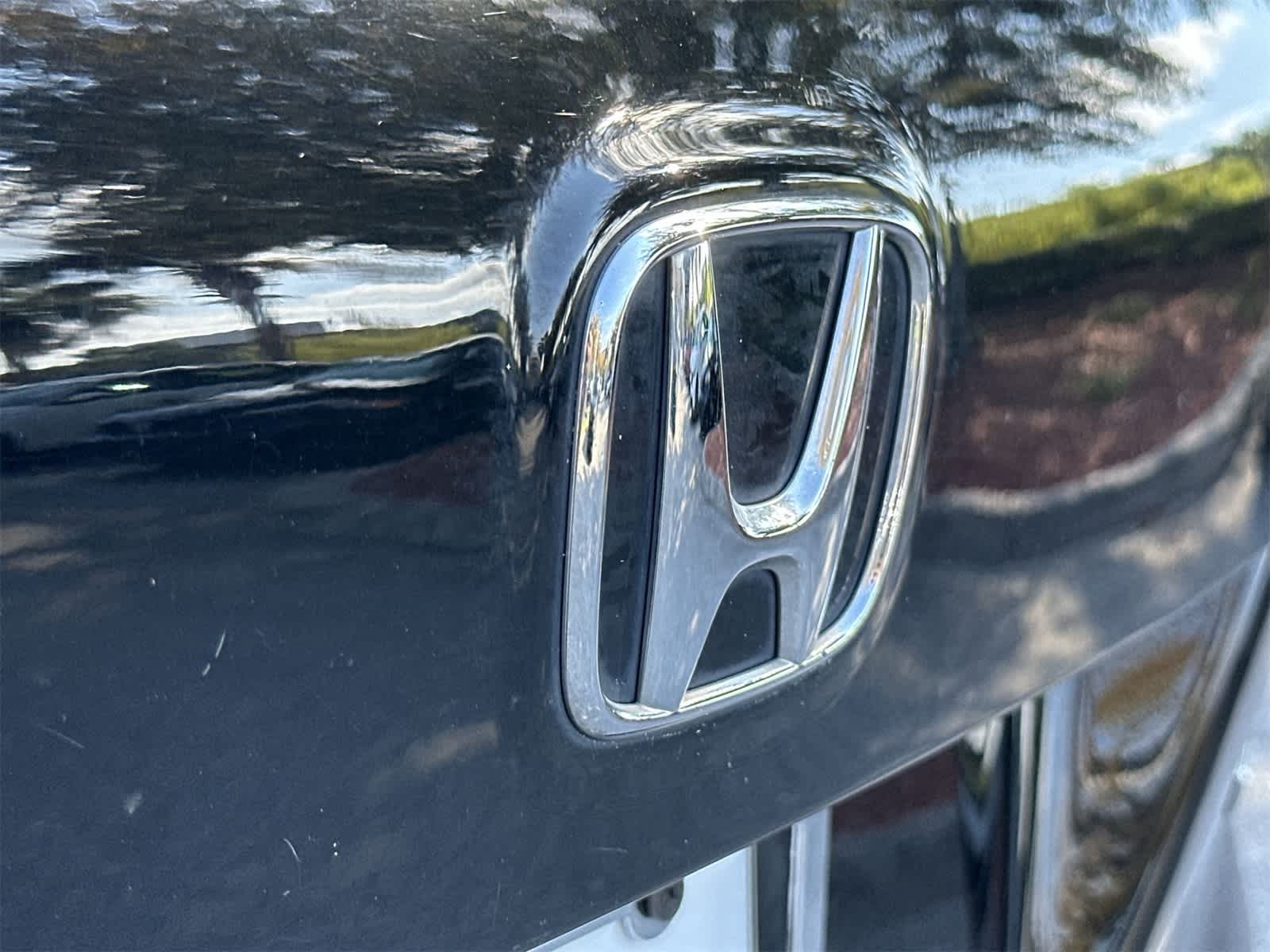 Thumbnail: 2018 Honda Pilot - 10