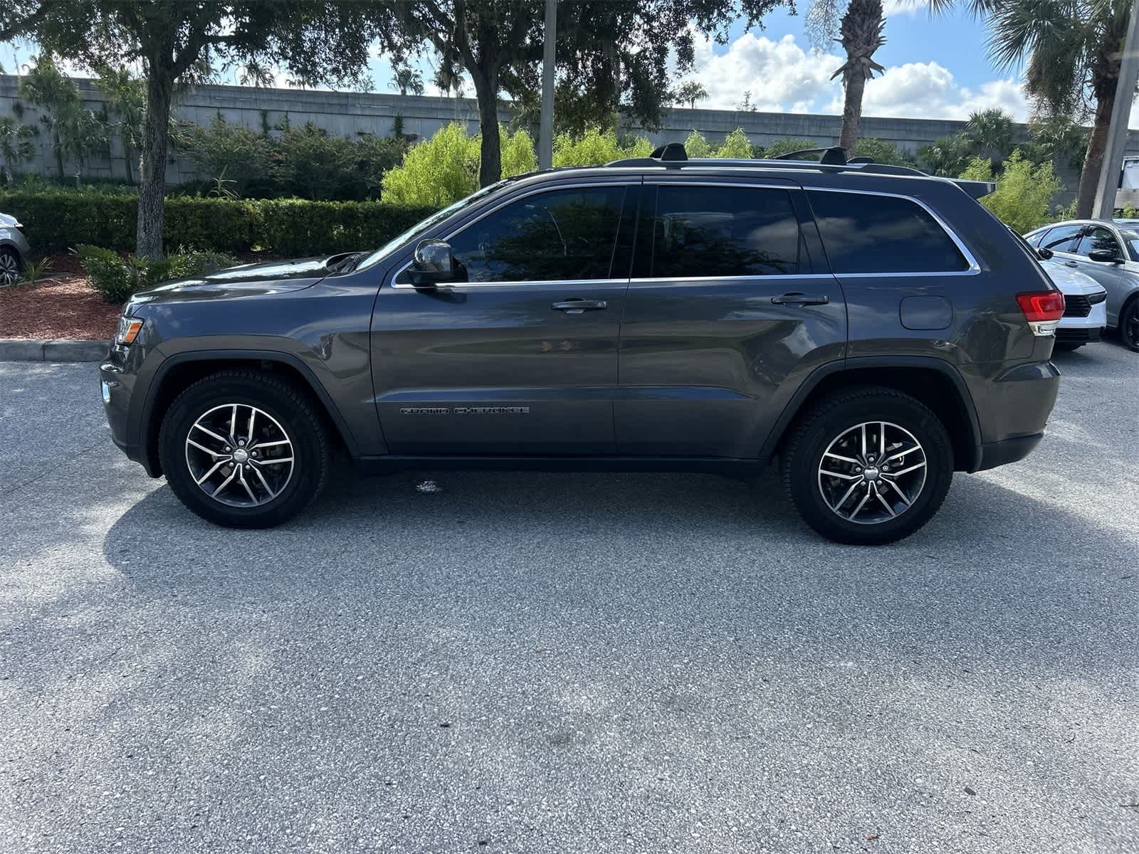 Thumbnail: 2018 Jeep Grand Cherokee - 3