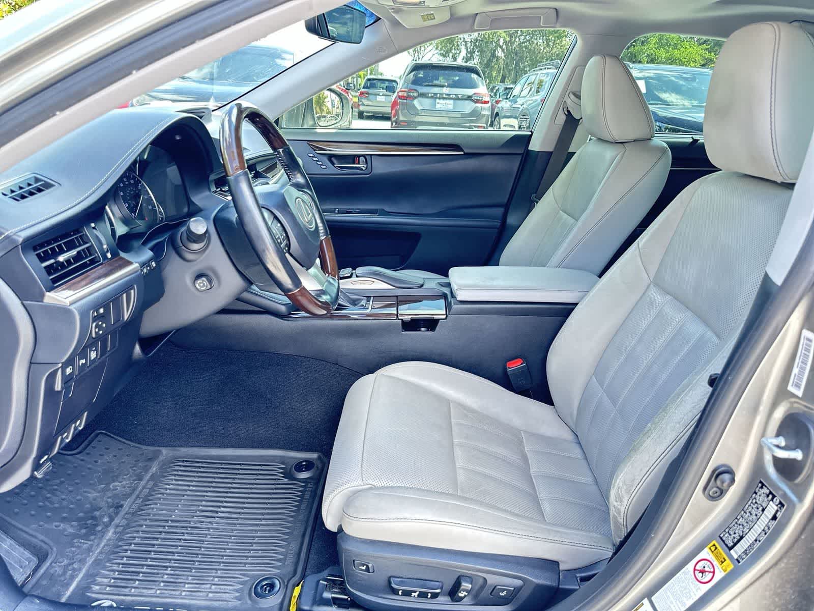 Thumbnail: 2016 Lexus ES - 13