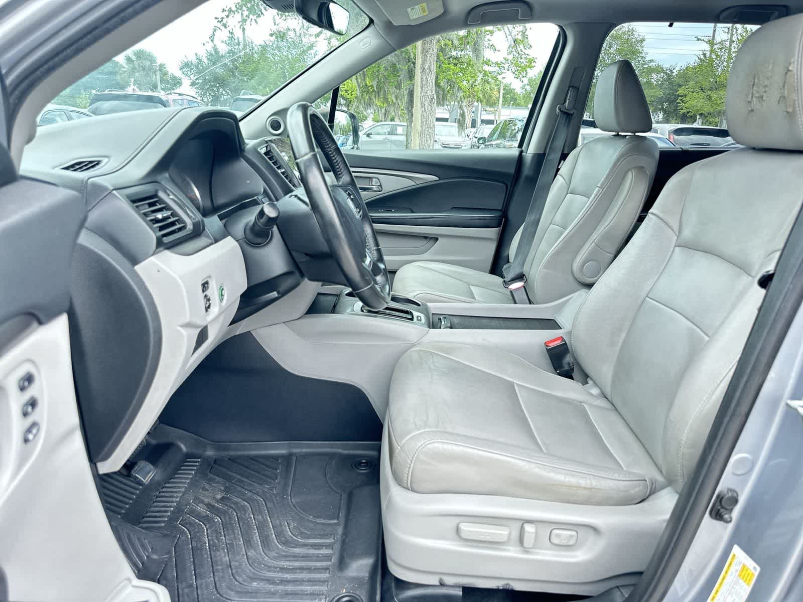 Thumbnail: 2019 Honda Pilot - 21