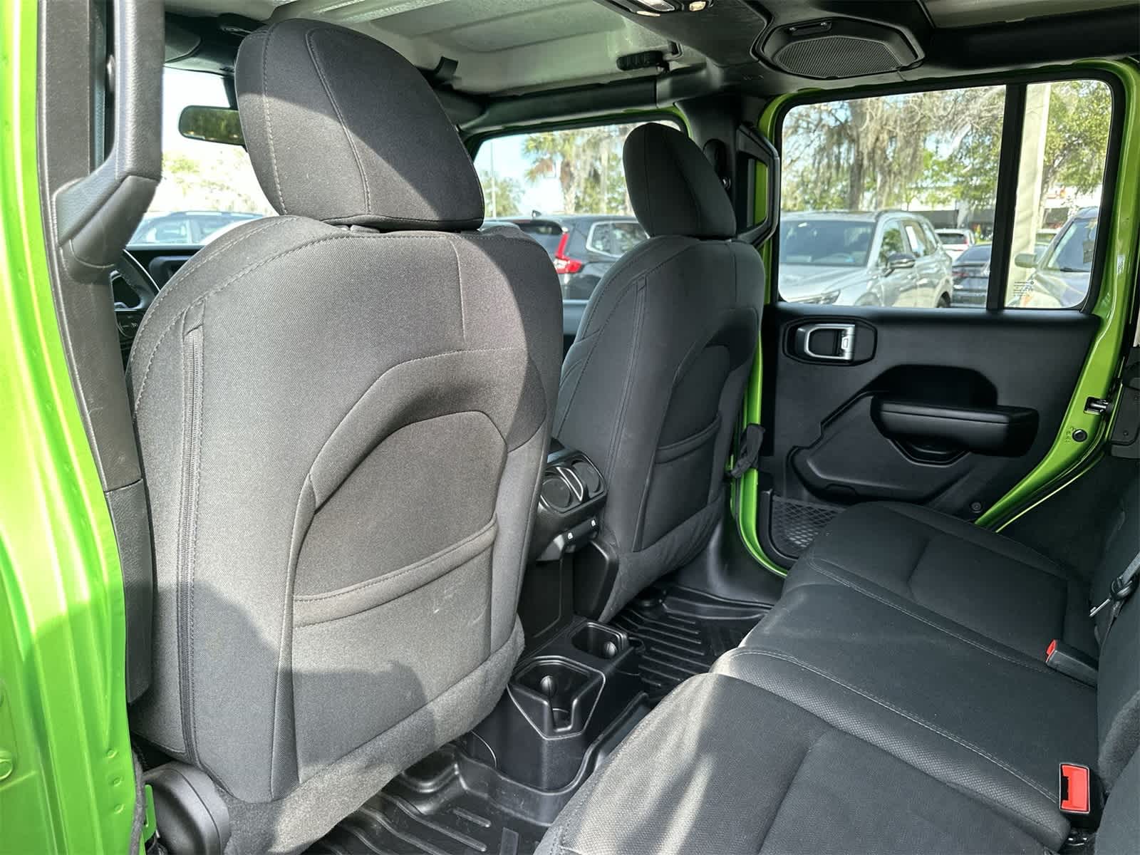 Thumbnail: 2019 Jeep Wrangler - 14