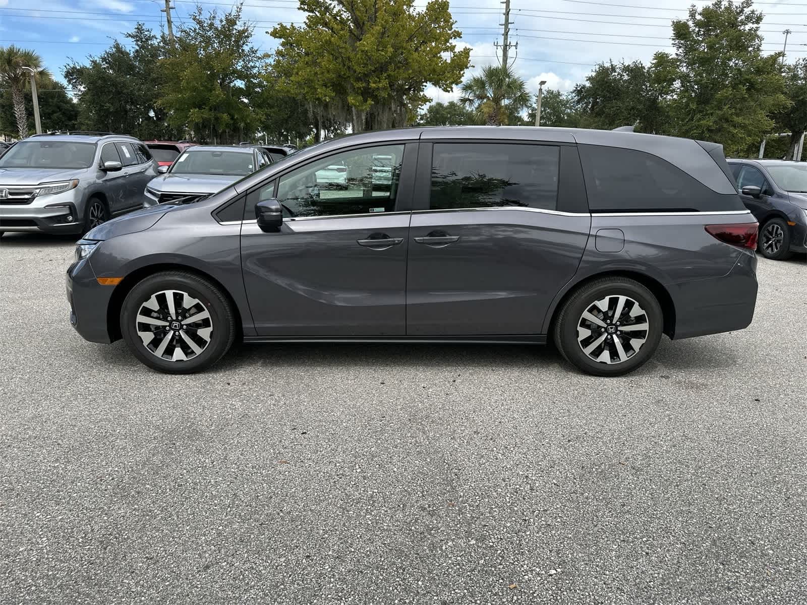 Thumbnail: 2026 Honda Odyssey - 3