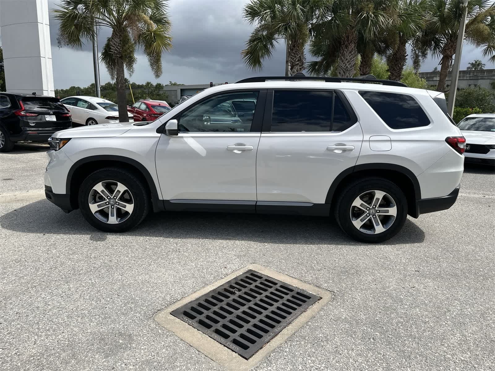 Thumbnail: 2023 Honda Pilot - 3