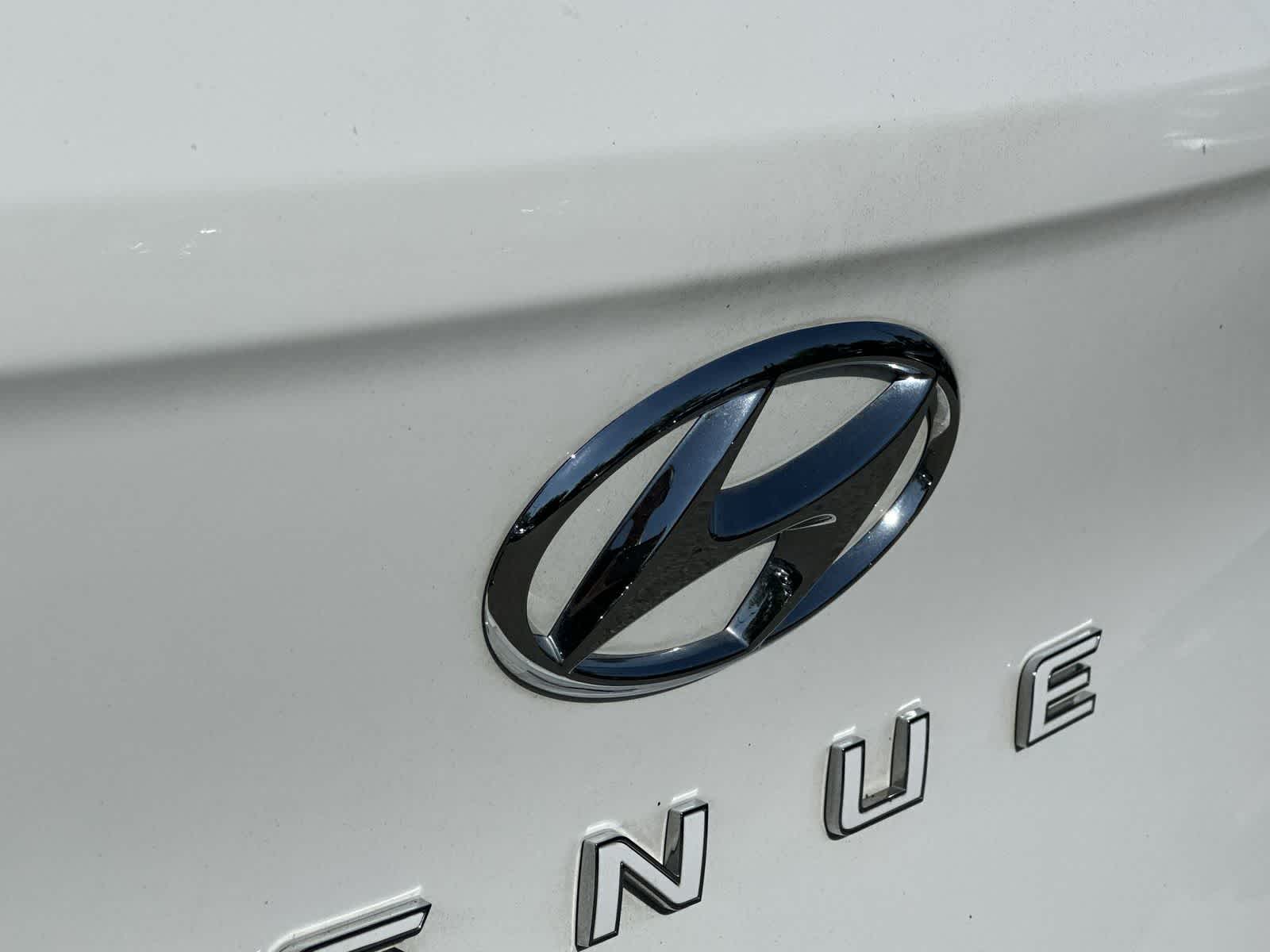 Thumbnail: 2023 Hyundai Venue - 10