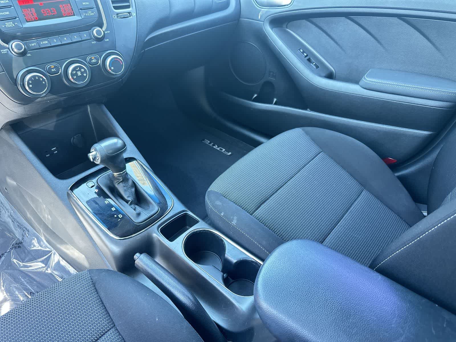 Thumbnail: 2017 Kia Forte - 18