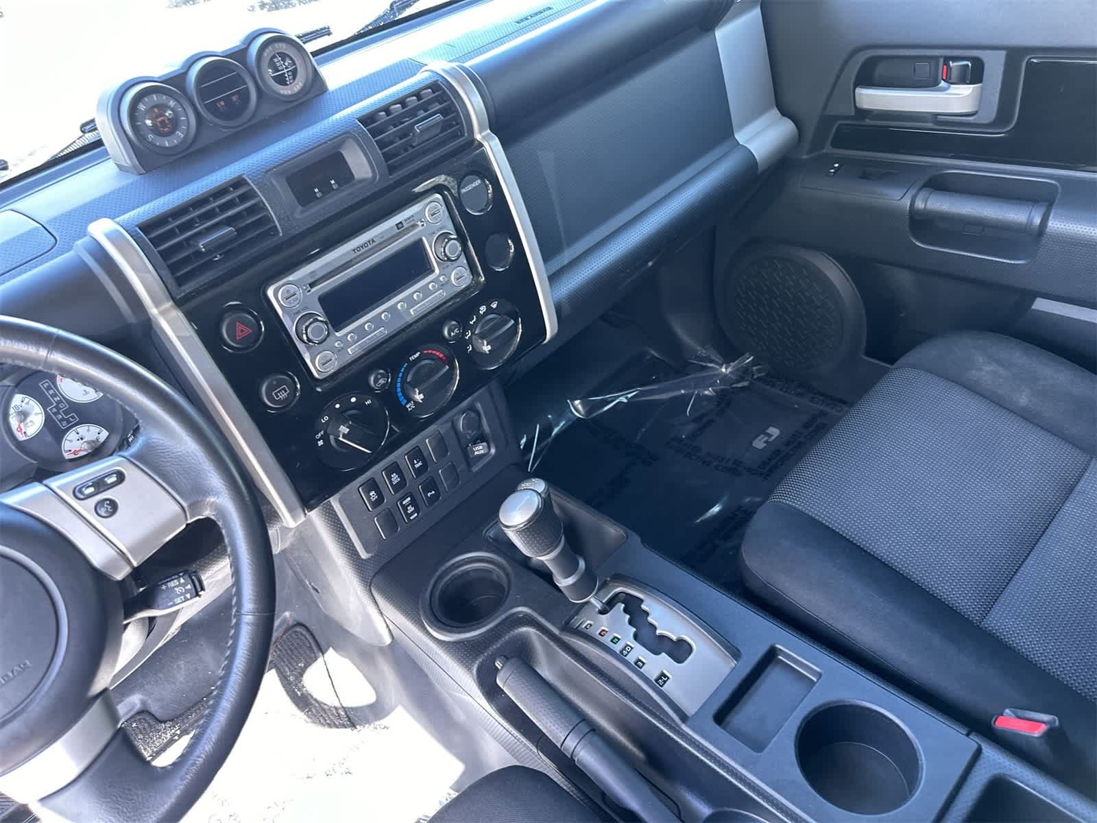 Thumbnail: 2014 Toyota FJ Cruiser - 18