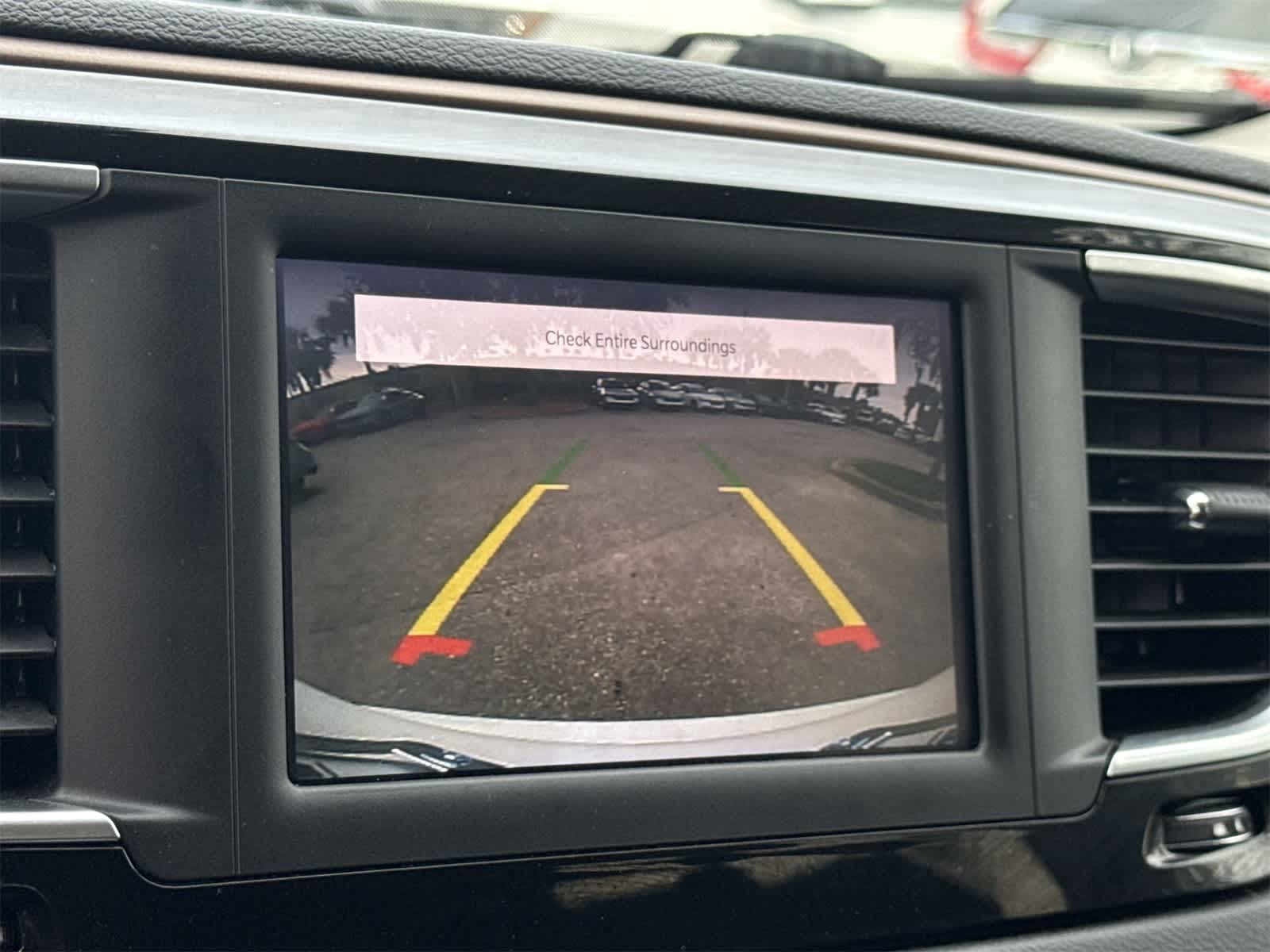 Thumbnail: 2022 Chrysler Voyager - 20