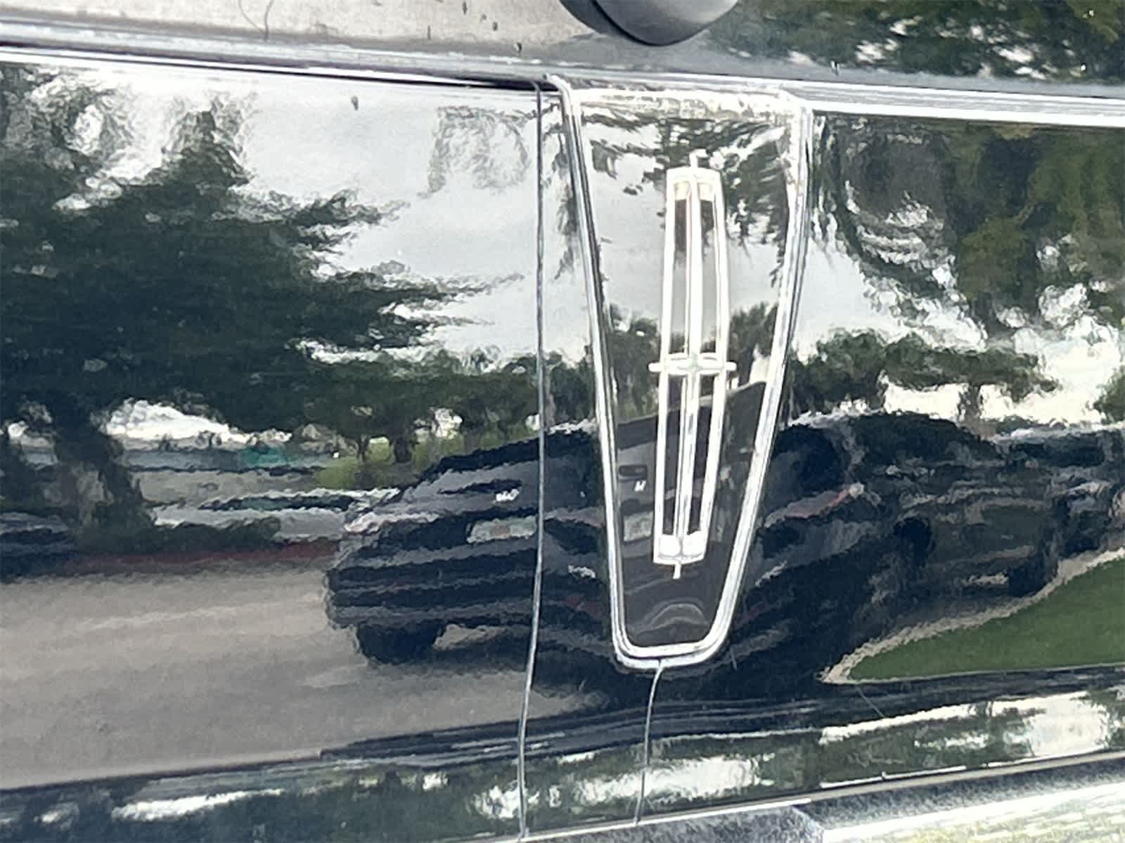 Thumbnail: 2005 Lincoln Aviator - 10