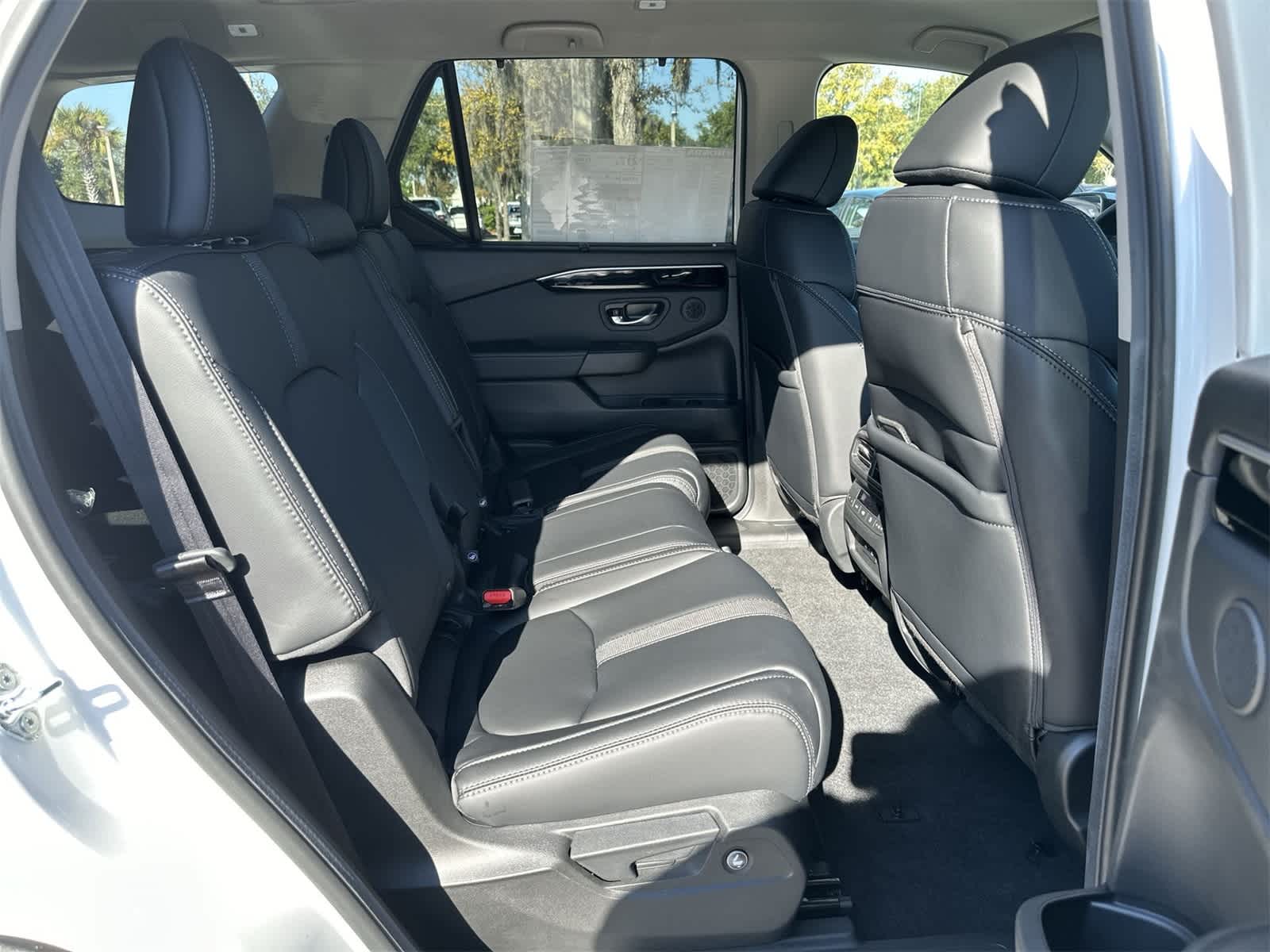 Thumbnail: 2025 Honda Pilot - 16