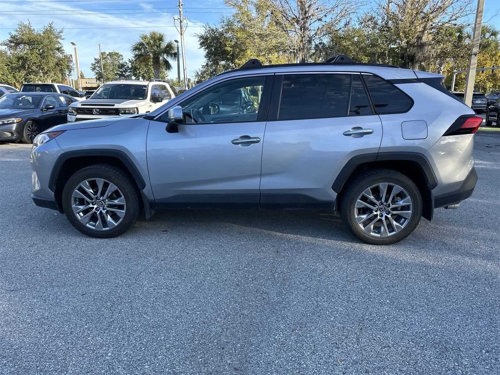 Thumbnail: 2020 Toyota RAV4 - 3