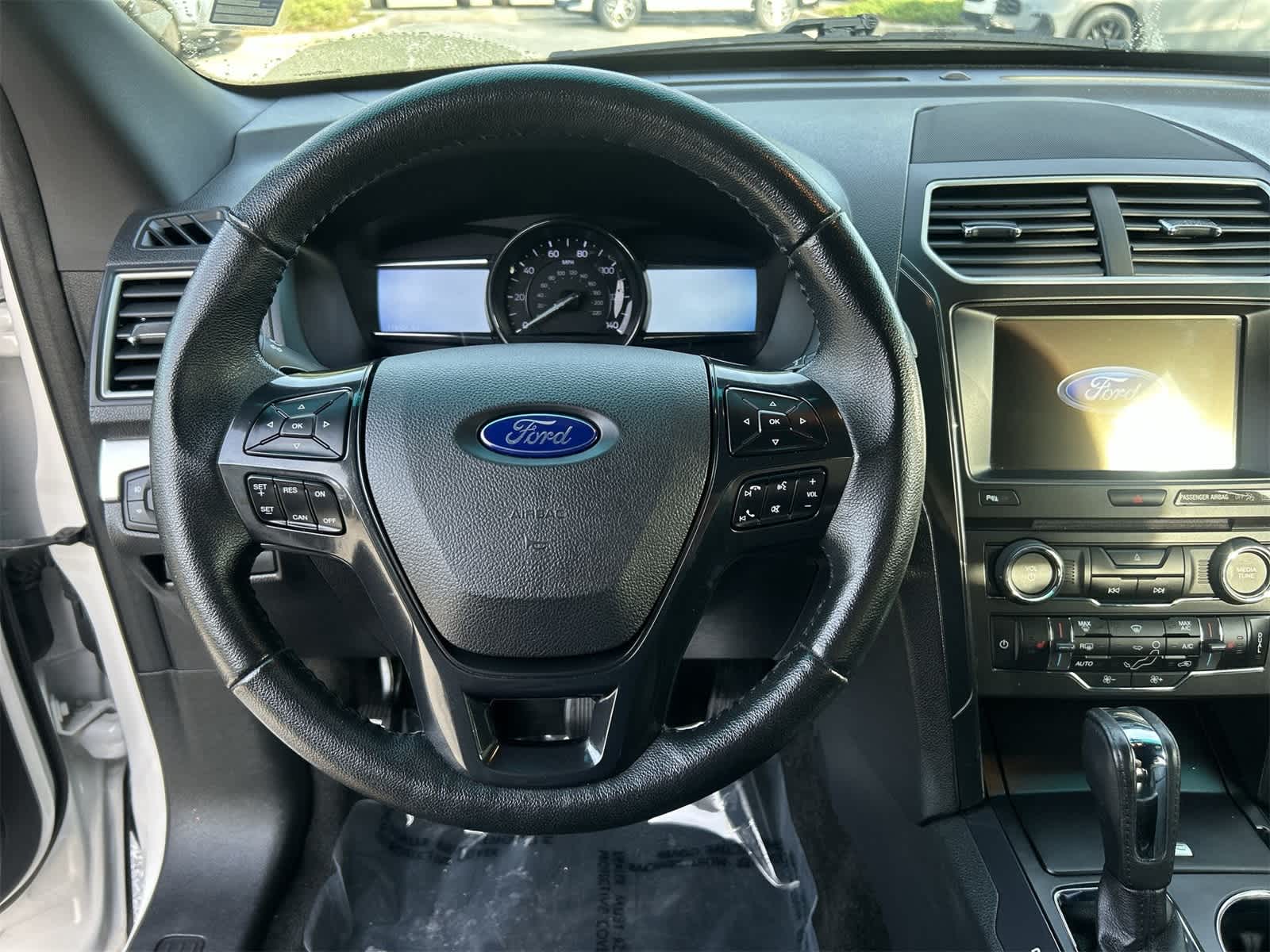 2017 Ford Explorer XLT 17