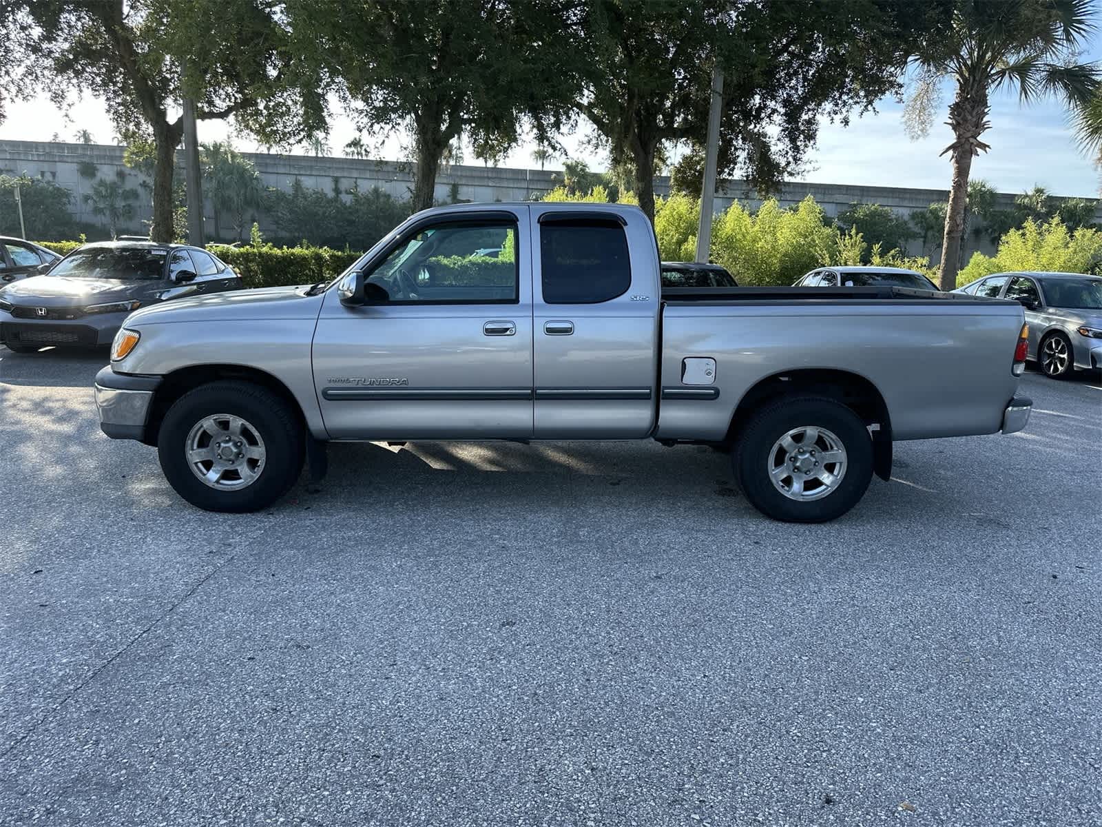 Thumbnail: 2001 Toyota Tundra - 3