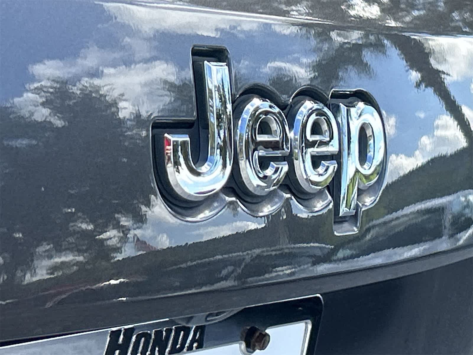 Thumbnail: 2018 Jeep Grand Cherokee - 10