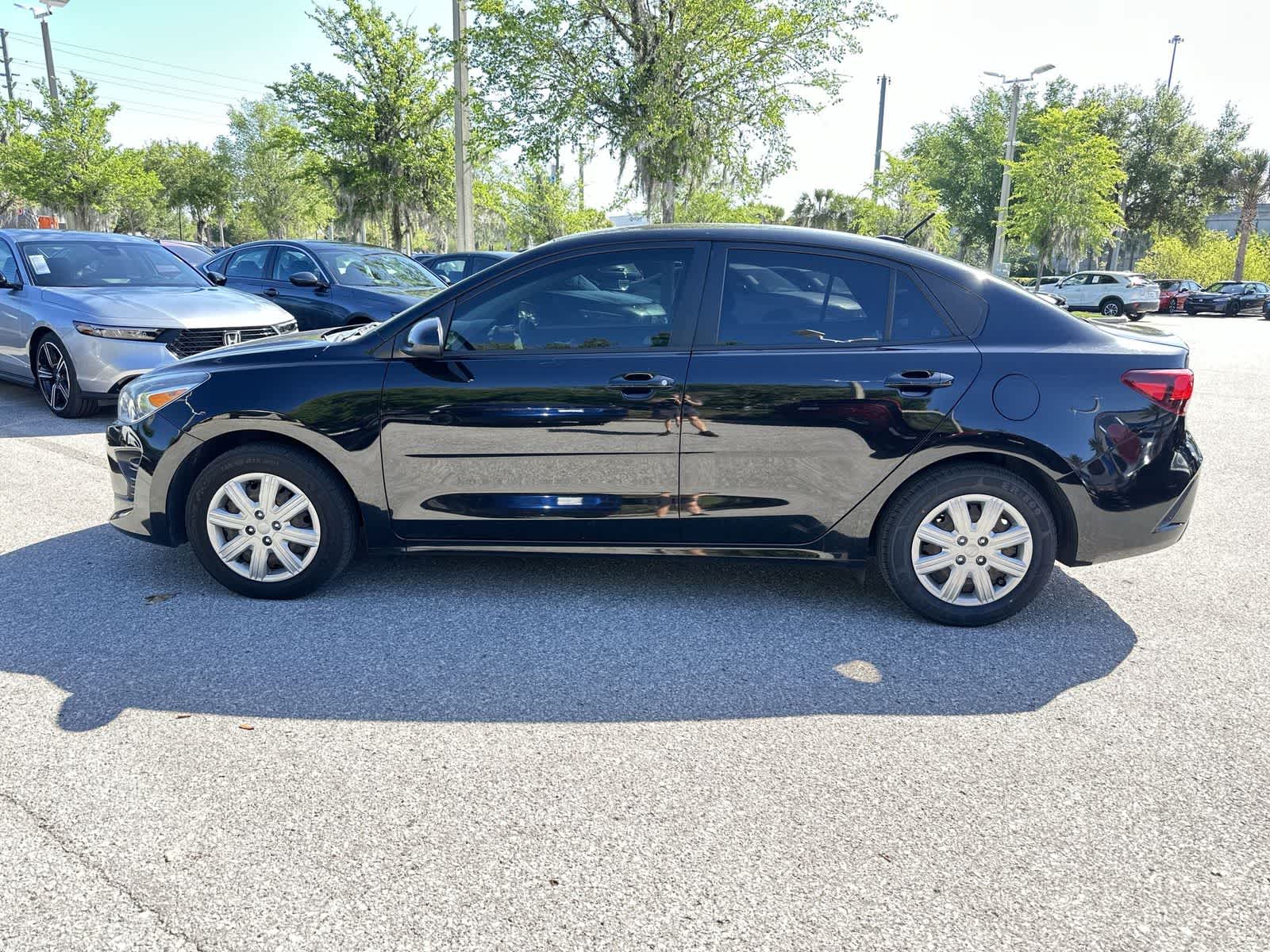 Thumbnail: 2021 Kia Rio - 3