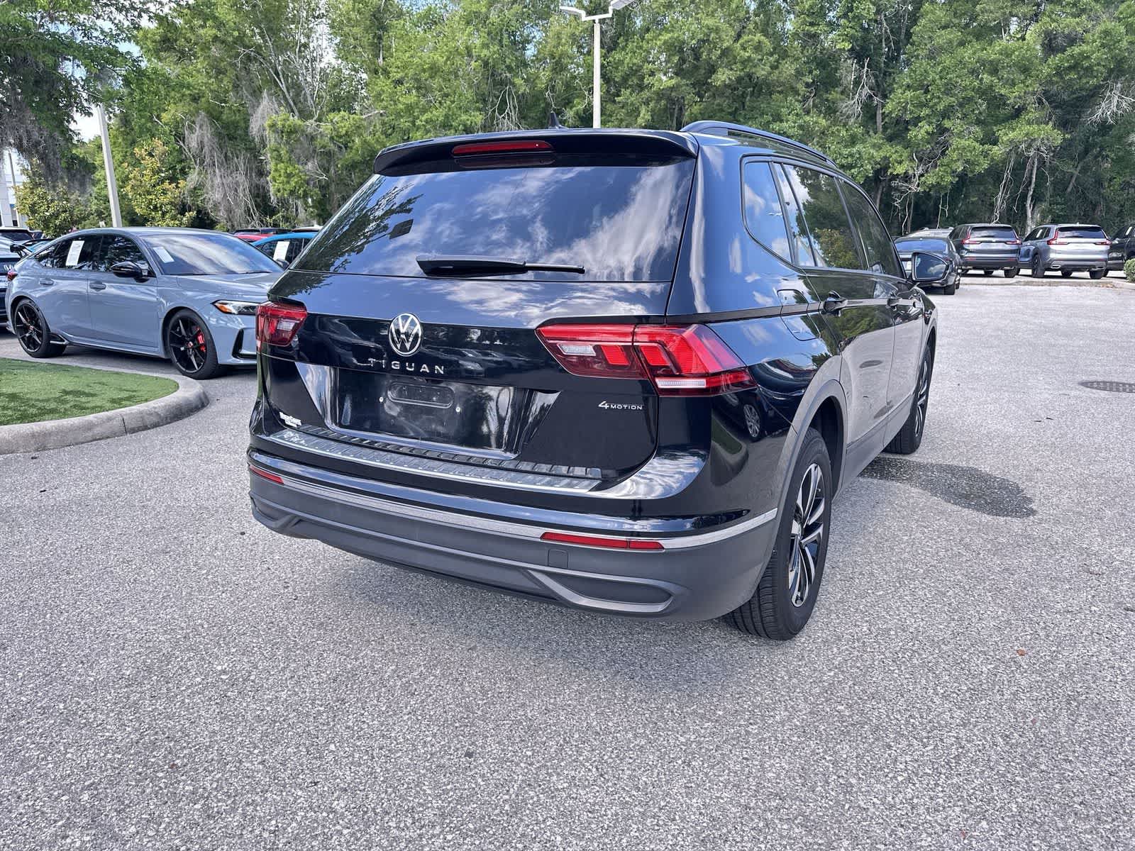 Thumbnail: 2023 Volkswagen Tiguan - 6