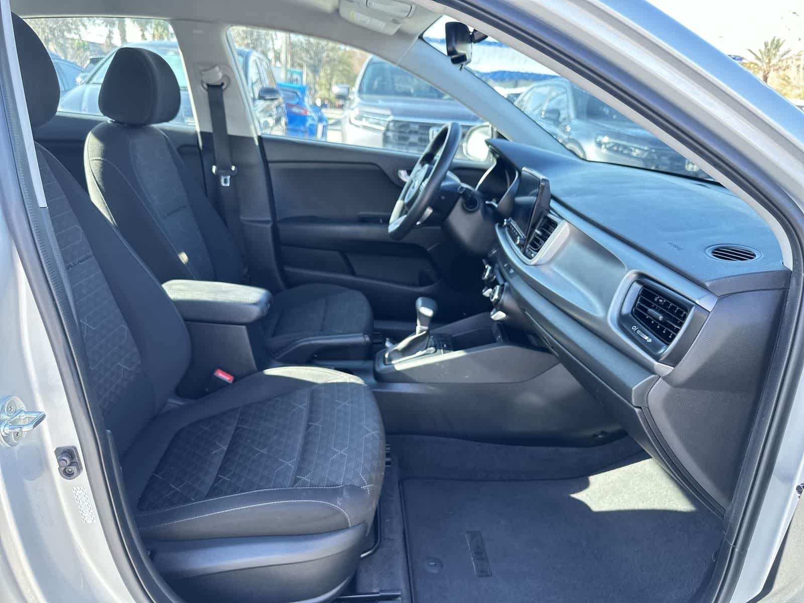 Thumbnail: 2021 Kia Rio - 15