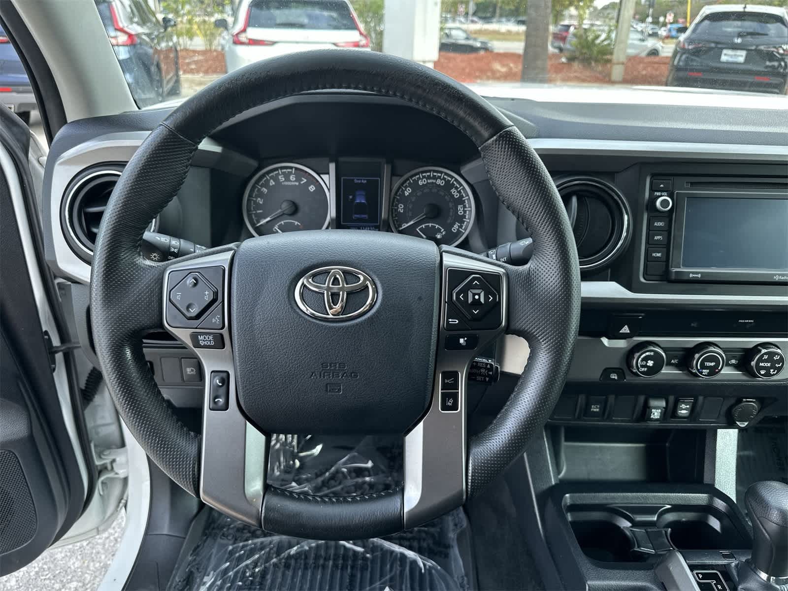 Thumbnail: 2019 Toyota Tacoma - 18
