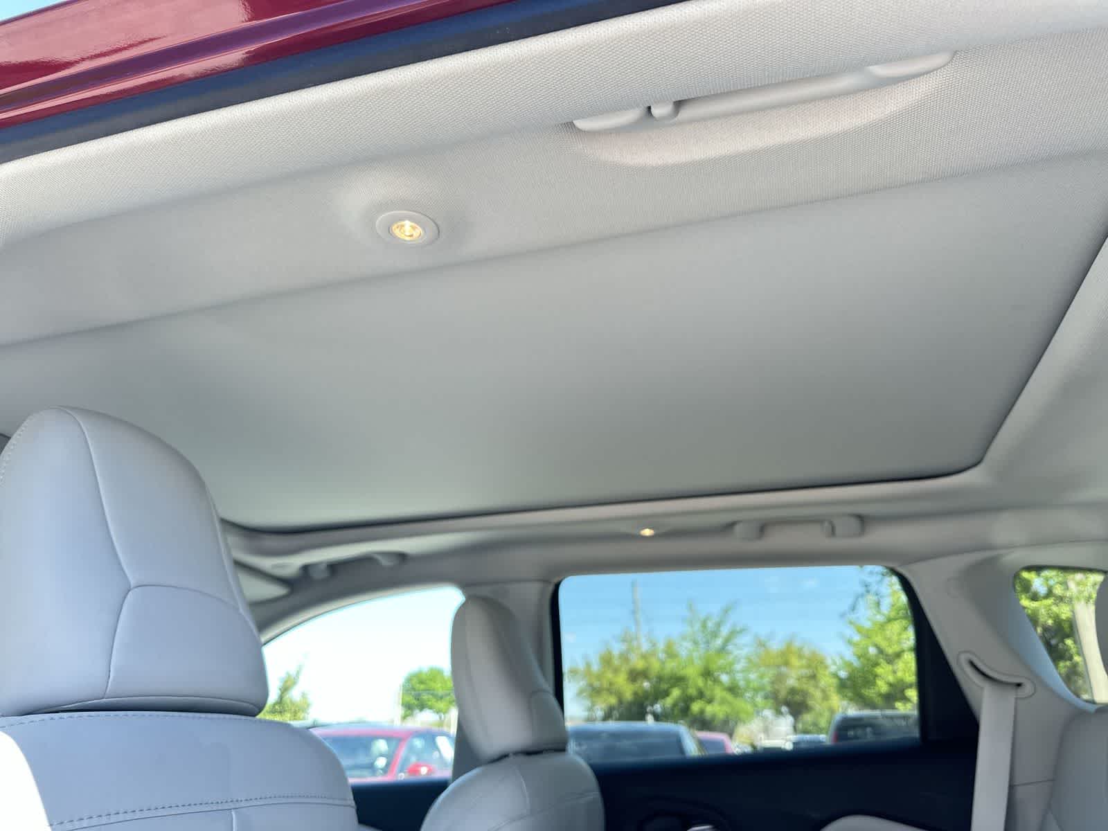 Thumbnail: 2020 Jeep Cherokee - 17