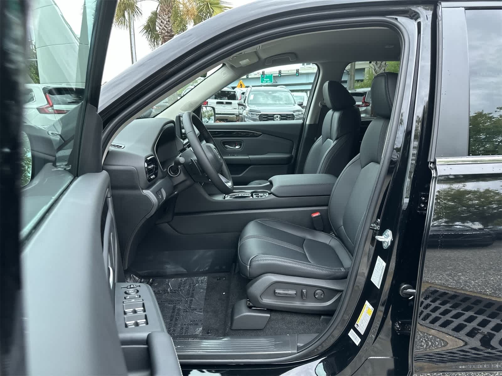 Thumbnail: 2025 Honda Pilot - 2