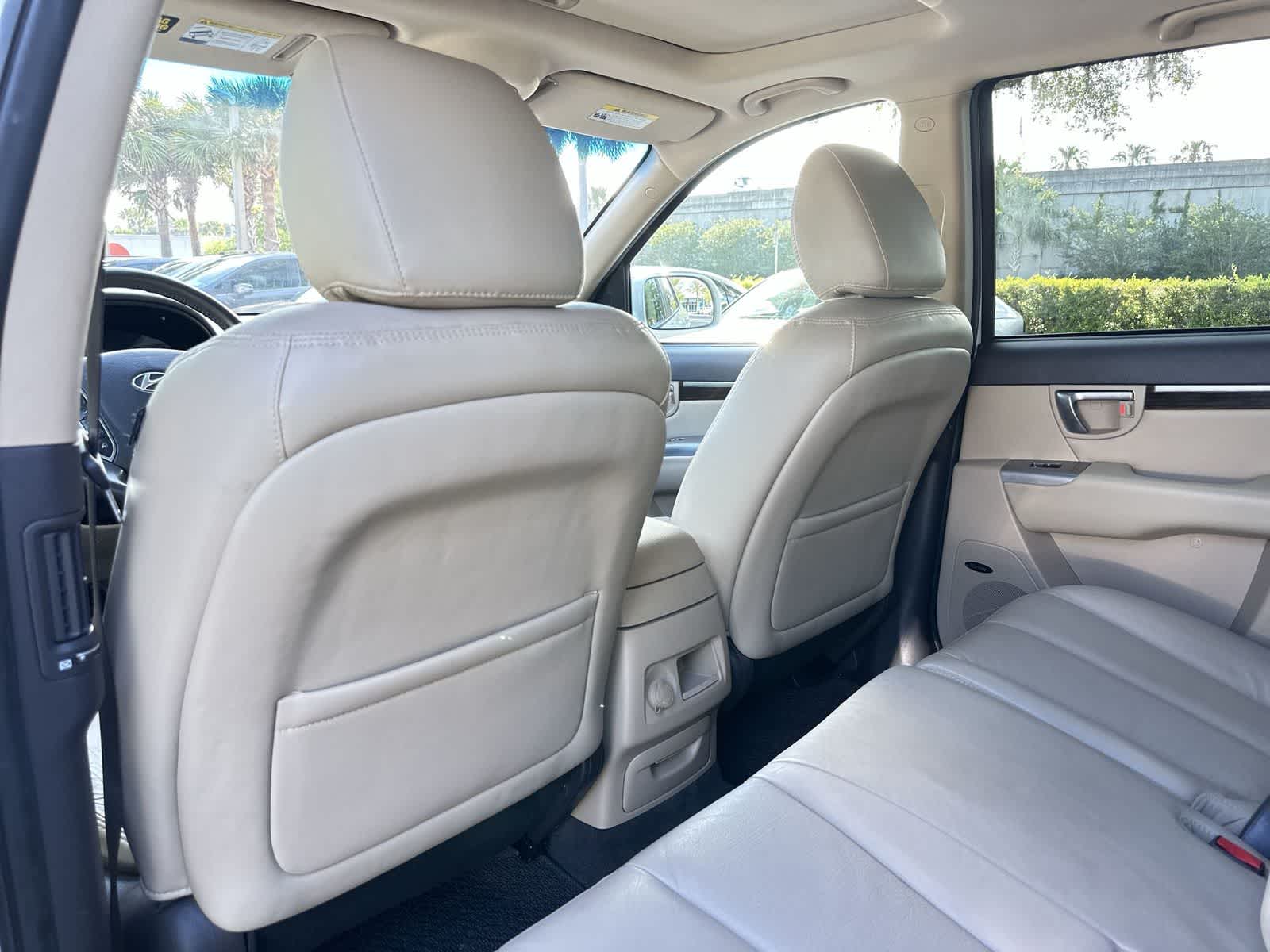 Thumbnail: 2011 Hyundai Santa Fe - 14