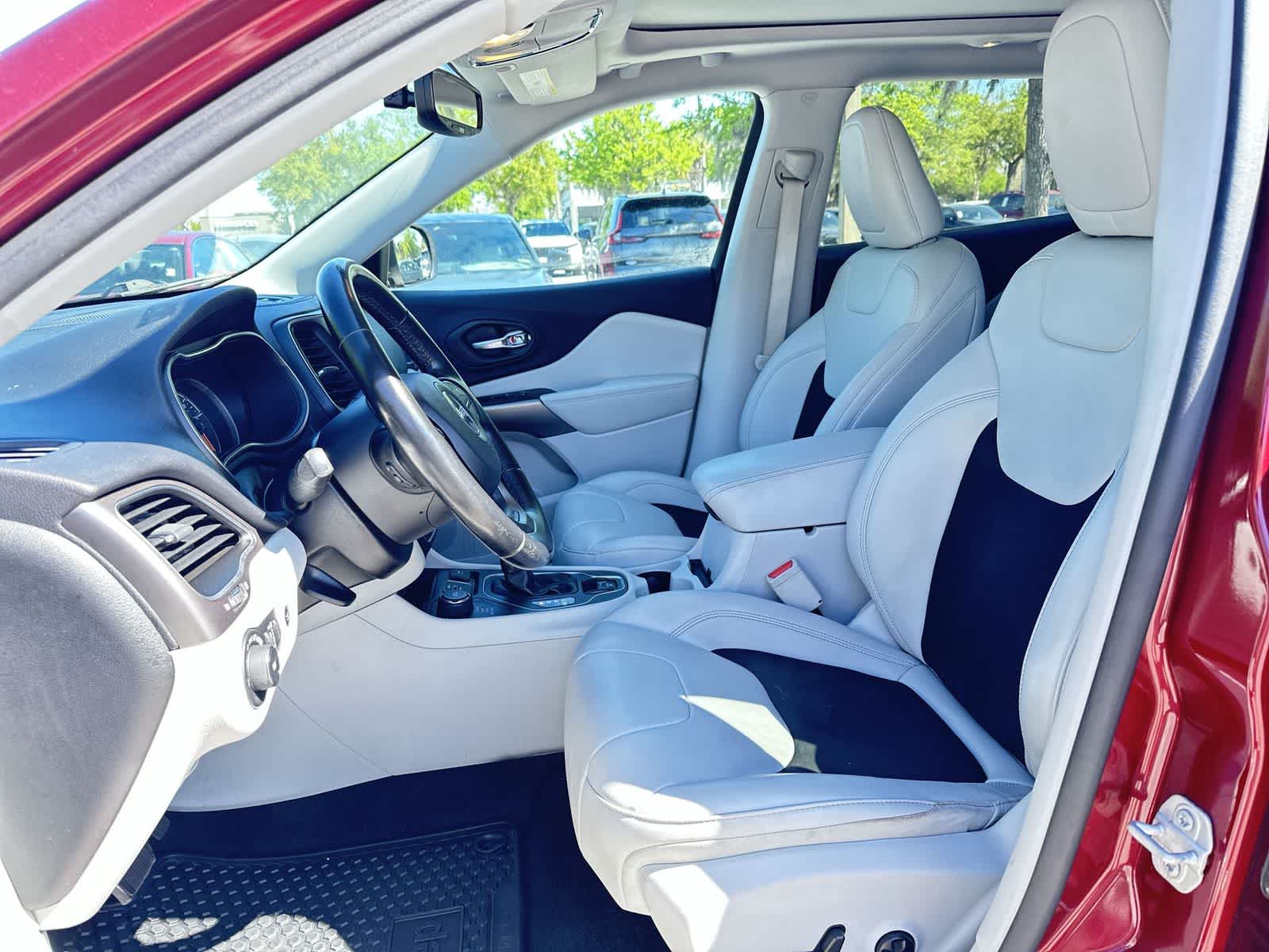 Thumbnail: 2020 Jeep Cherokee - 2