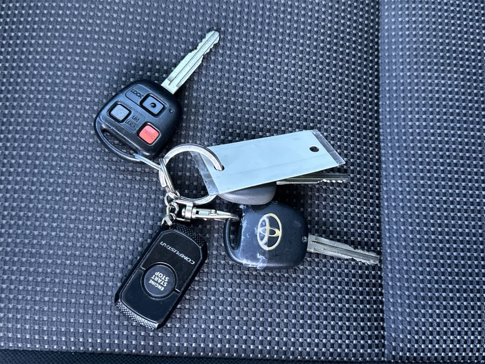 Thumbnail: 2014 Toyota FJ Cruiser - 21